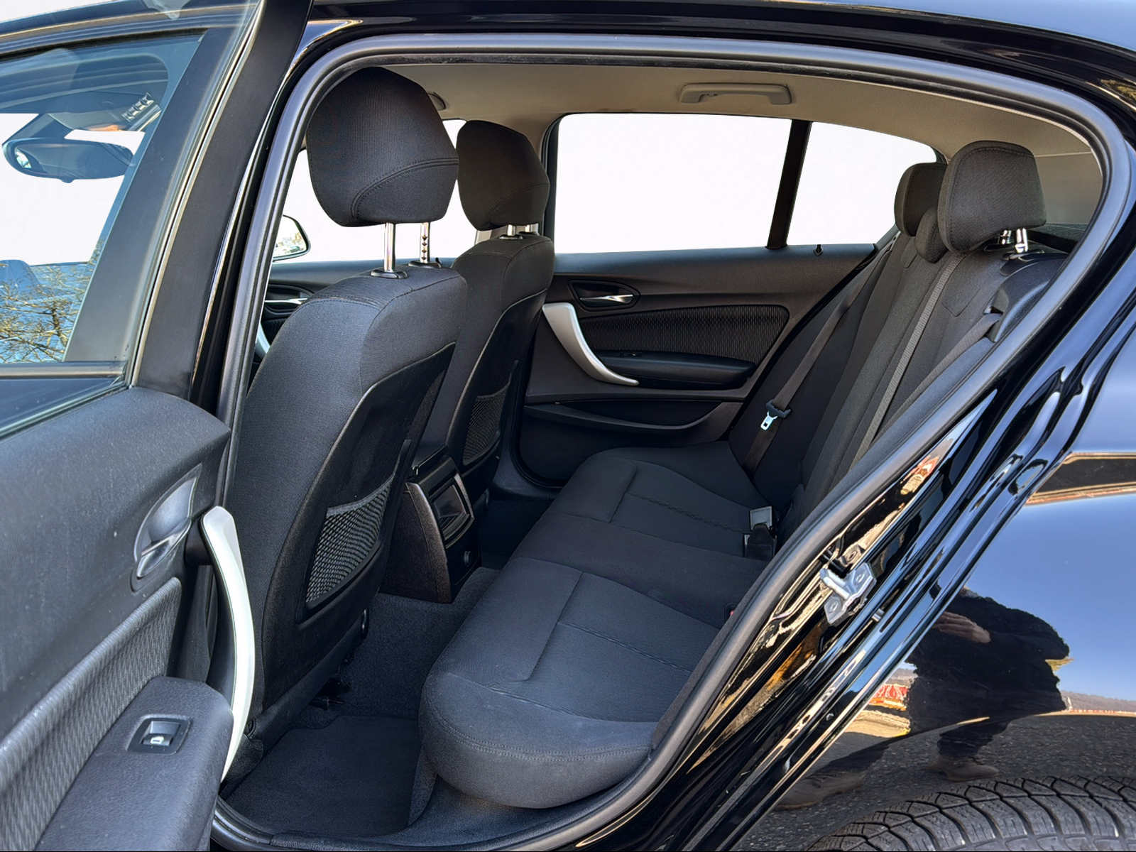 BMW 118i-image-11