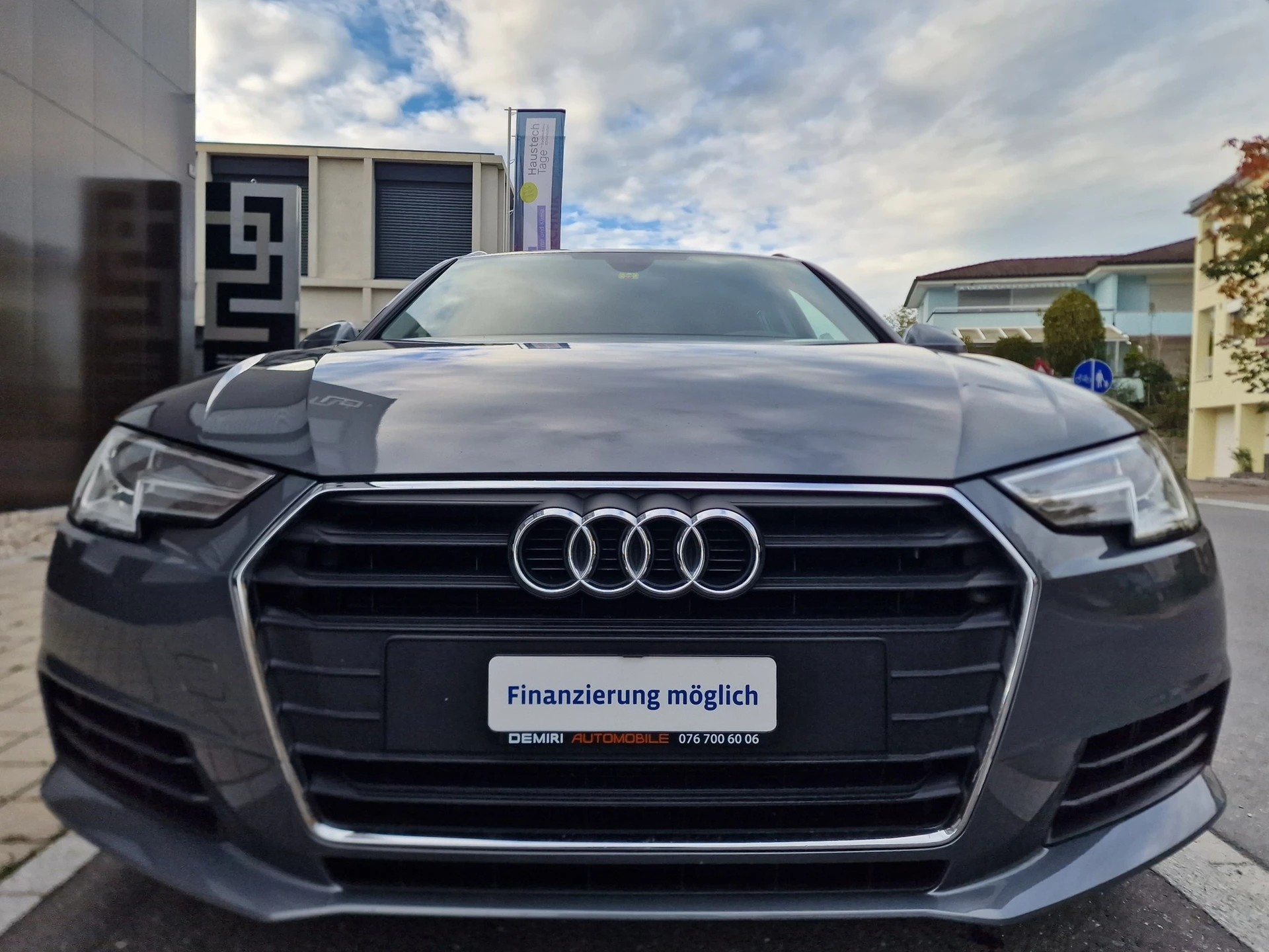 AUDI A4 Avant 2.0 TDI Design S-tronic-image-1