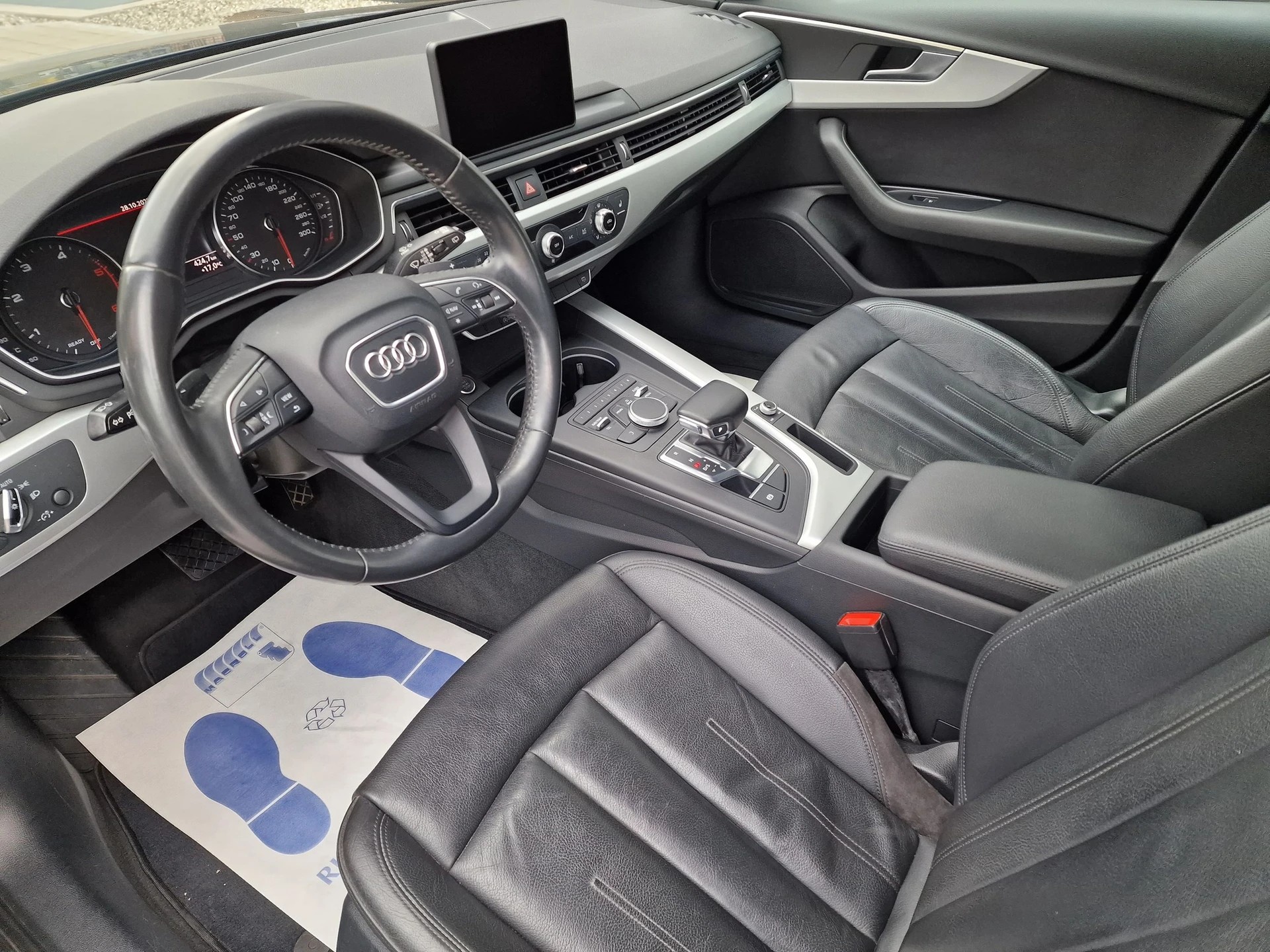 AUDI A4 Avant 2.0 TDI Design S-tronic-image-9