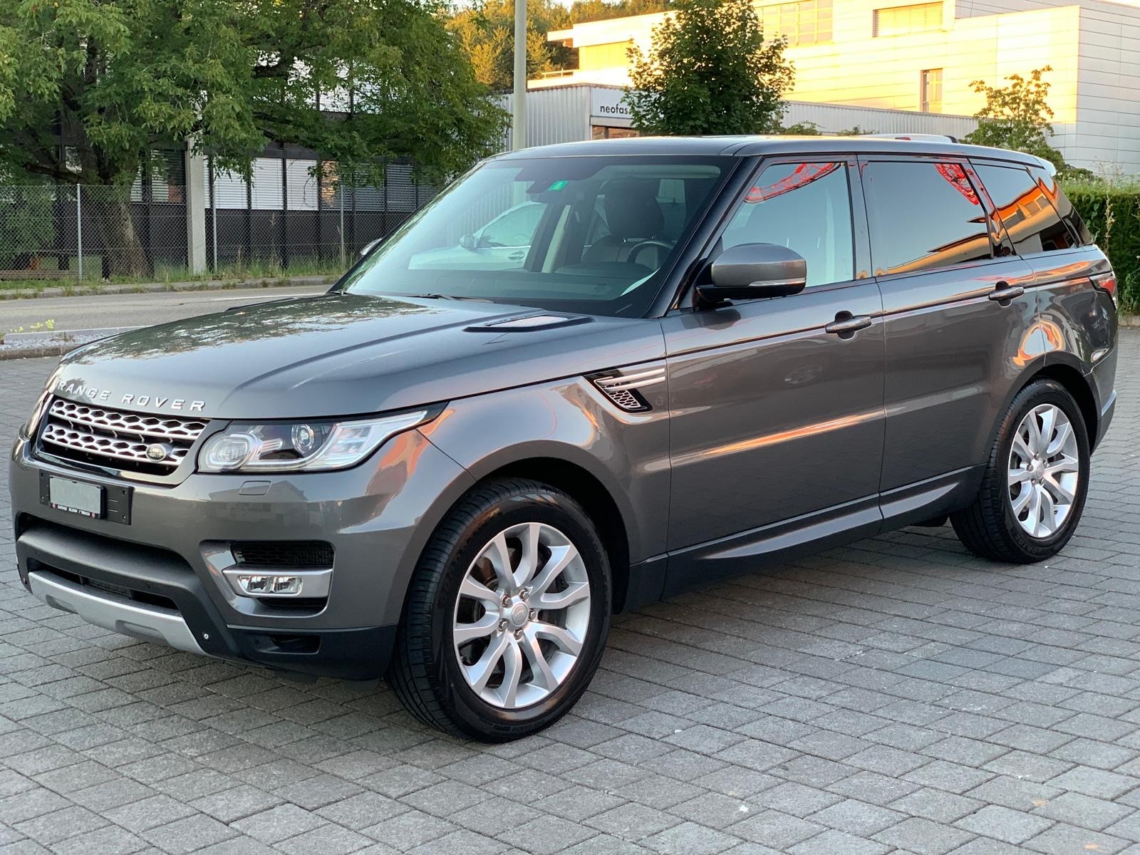 LAND ROVER Range Rover Sport 3.0 SDV6 HSE Dynamic Automatic-image-6