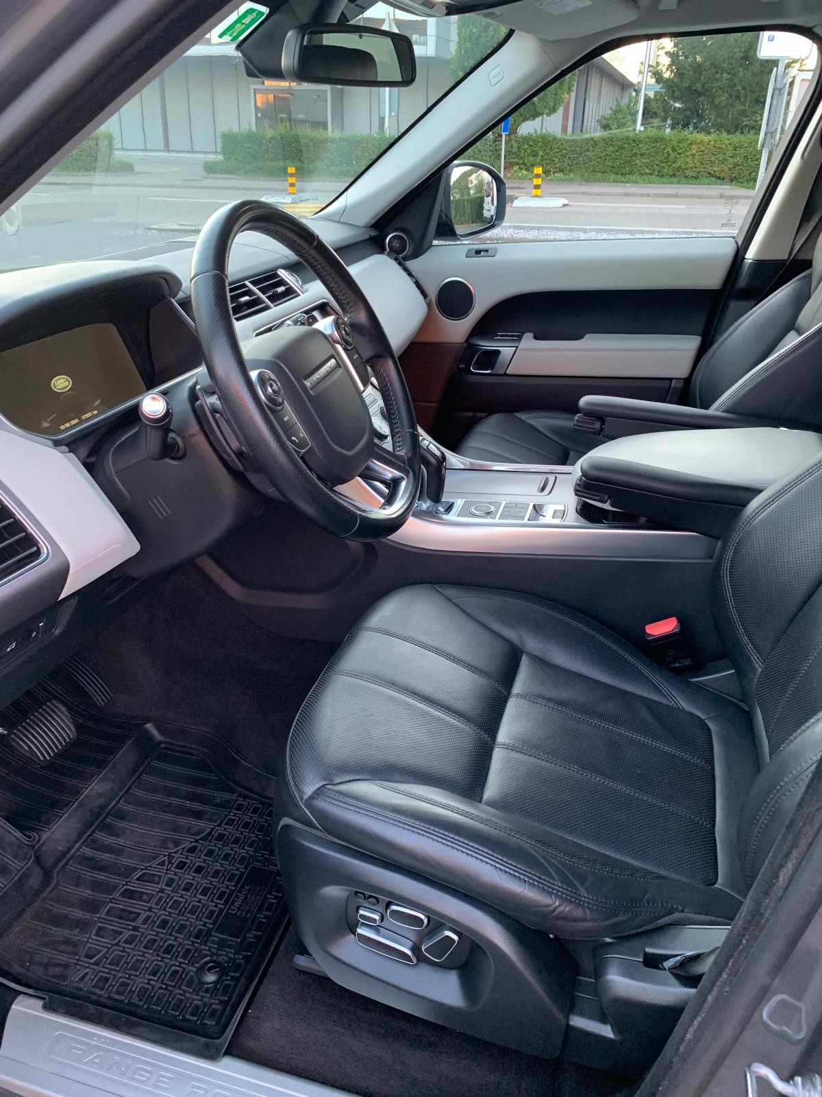LAND ROVER Range Rover Sport 3.0 SDV6 HSE Dynamic Automatic-image-8
