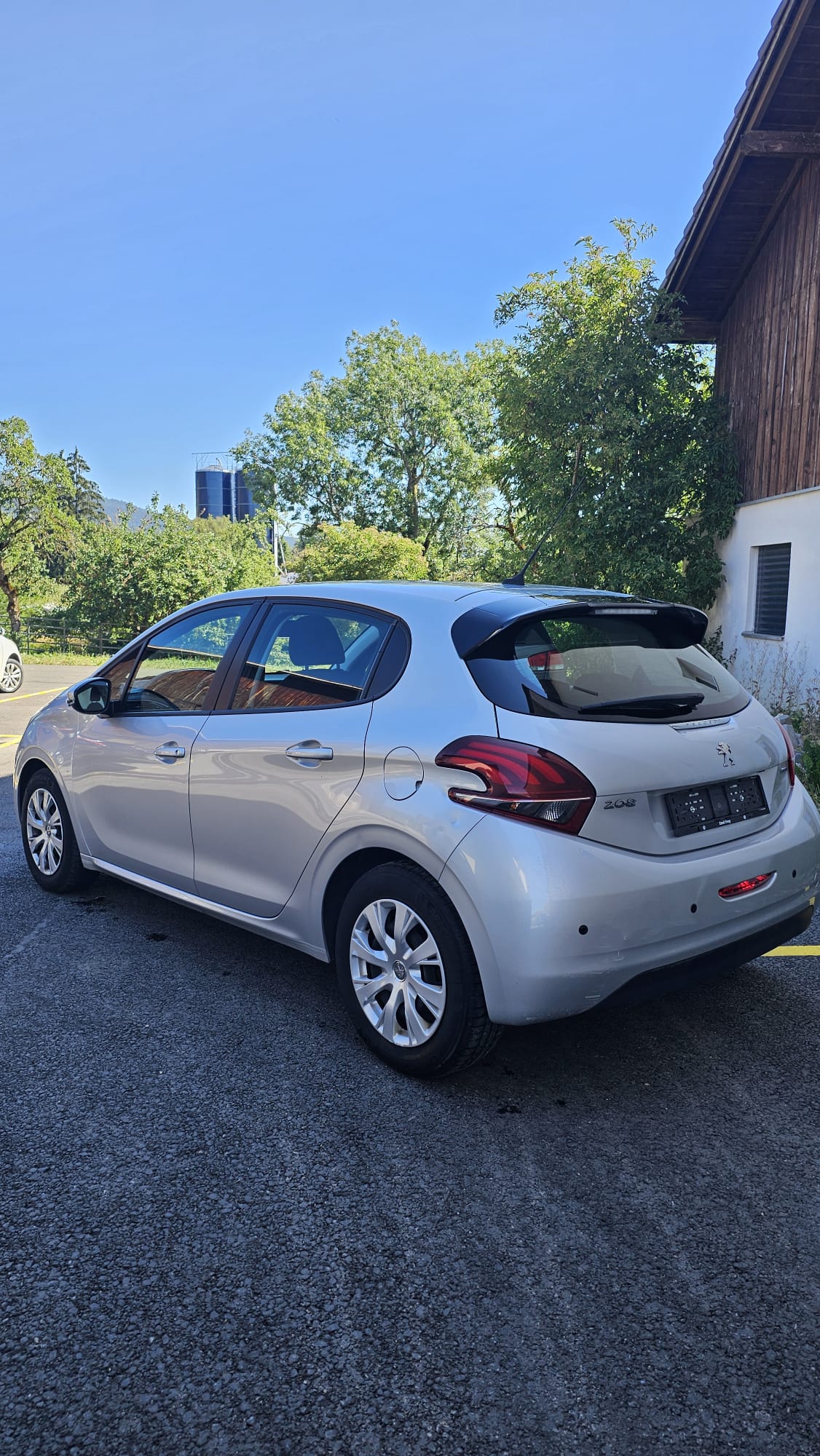 PEUGEOT 208 1.6 BlueHDi Active-image-6