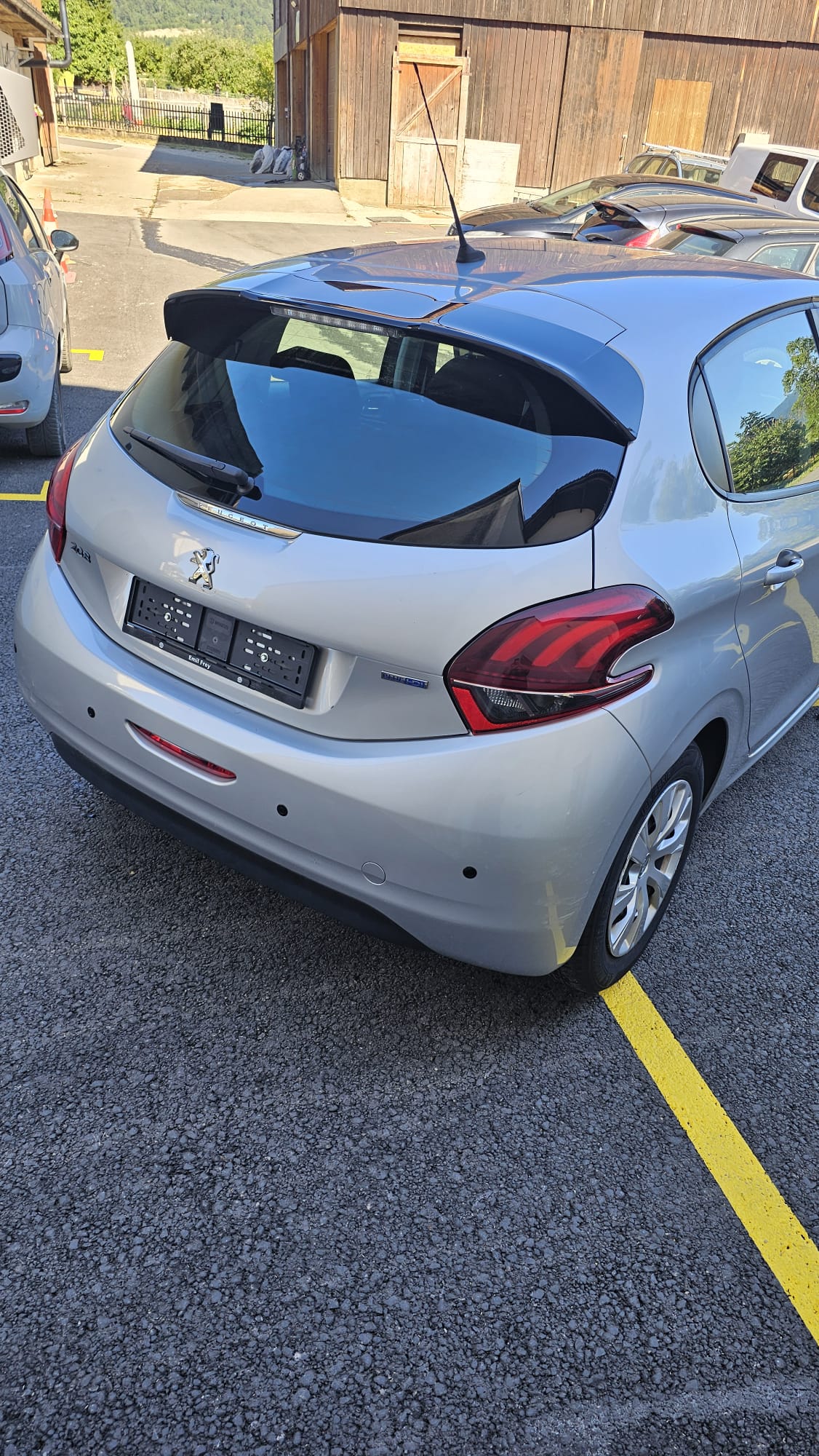 PEUGEOT 208 1.6 BlueHDi Active-image-3