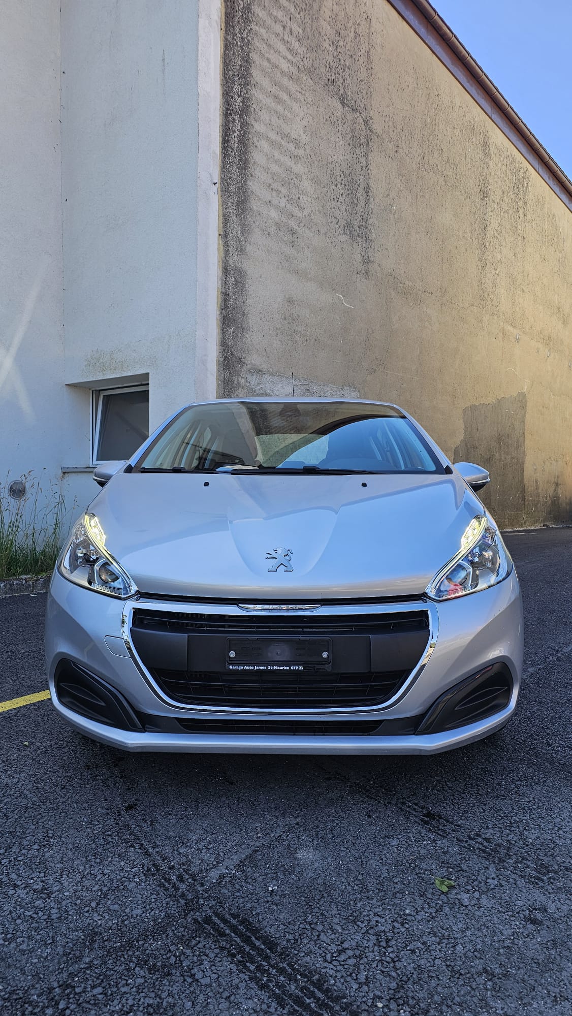 PEUGEOT 208 1.6 BlueHDi Active-image-8