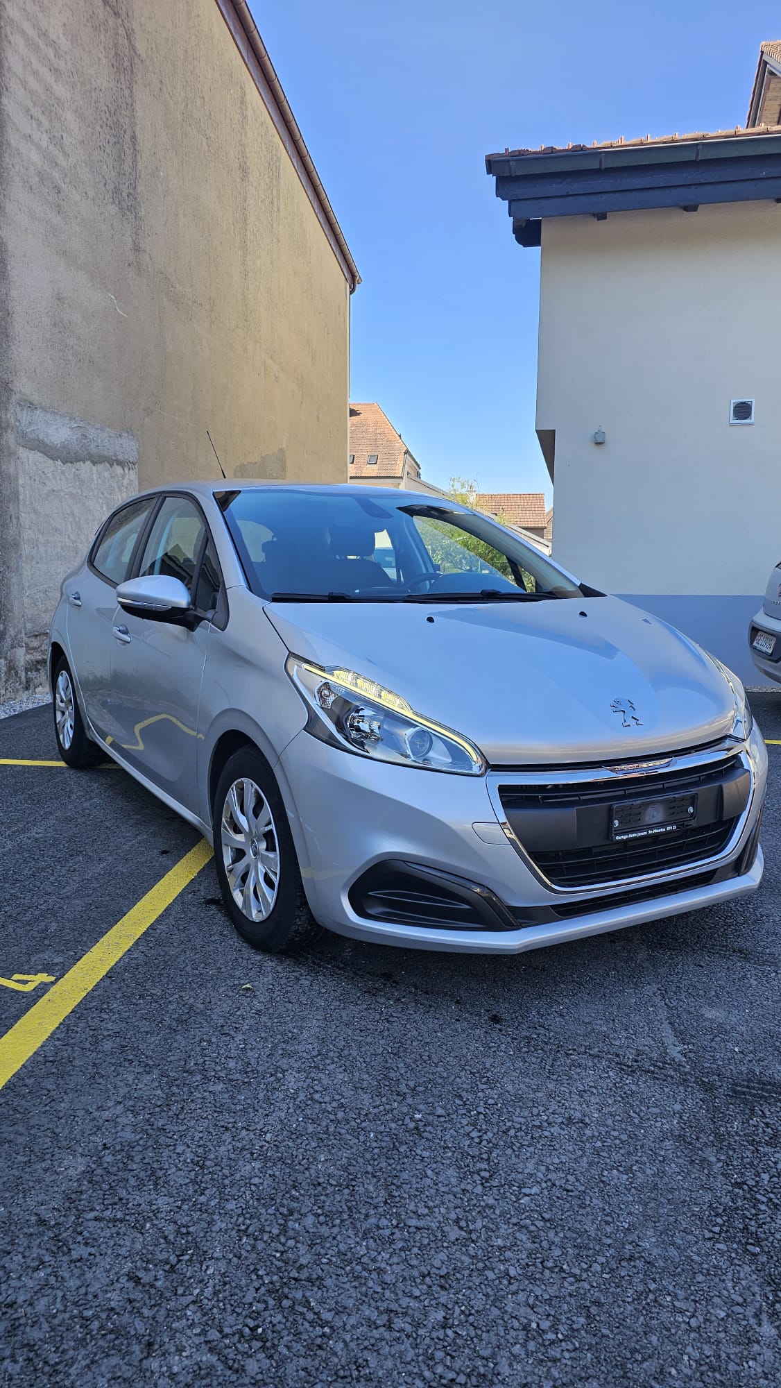 PEUGEOT 208 1.6 BlueHDi Active