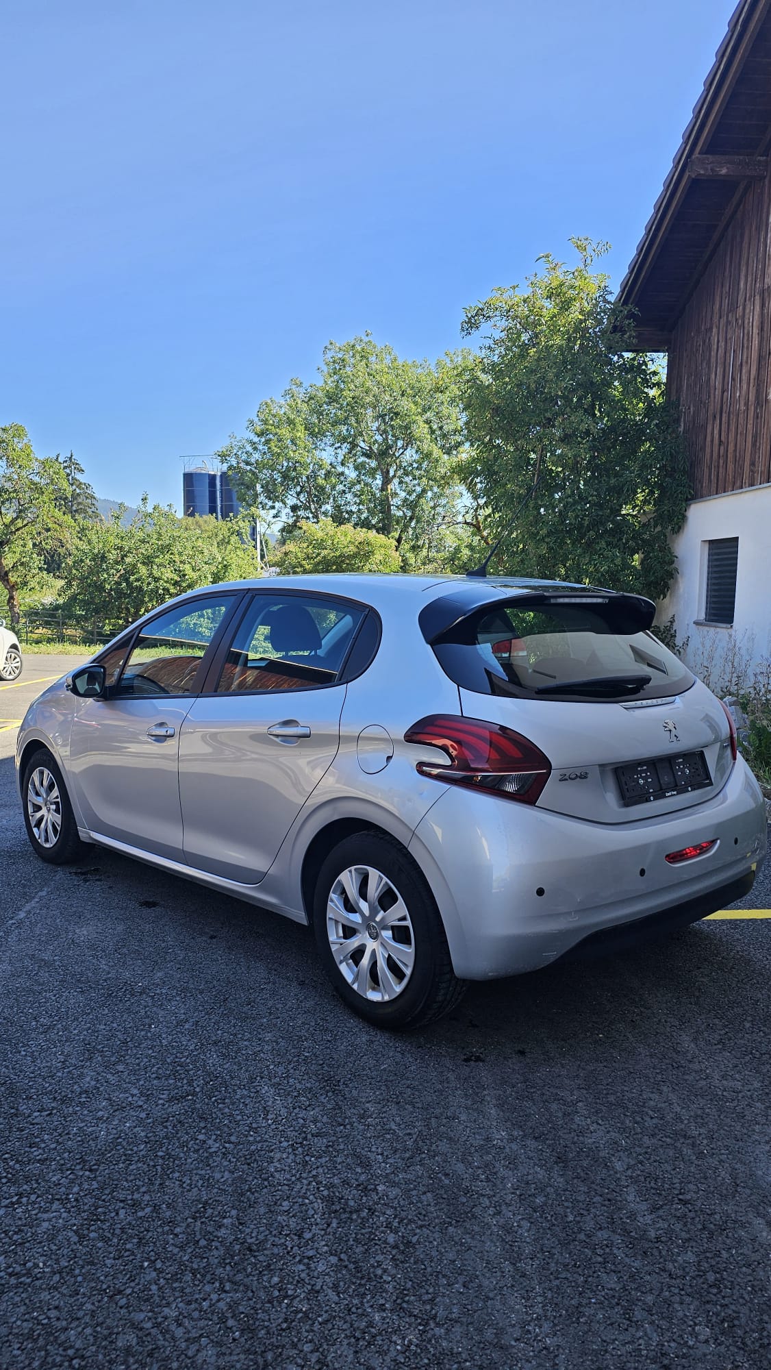 PEUGEOT 208 1.6 BlueHDi Active-image-5