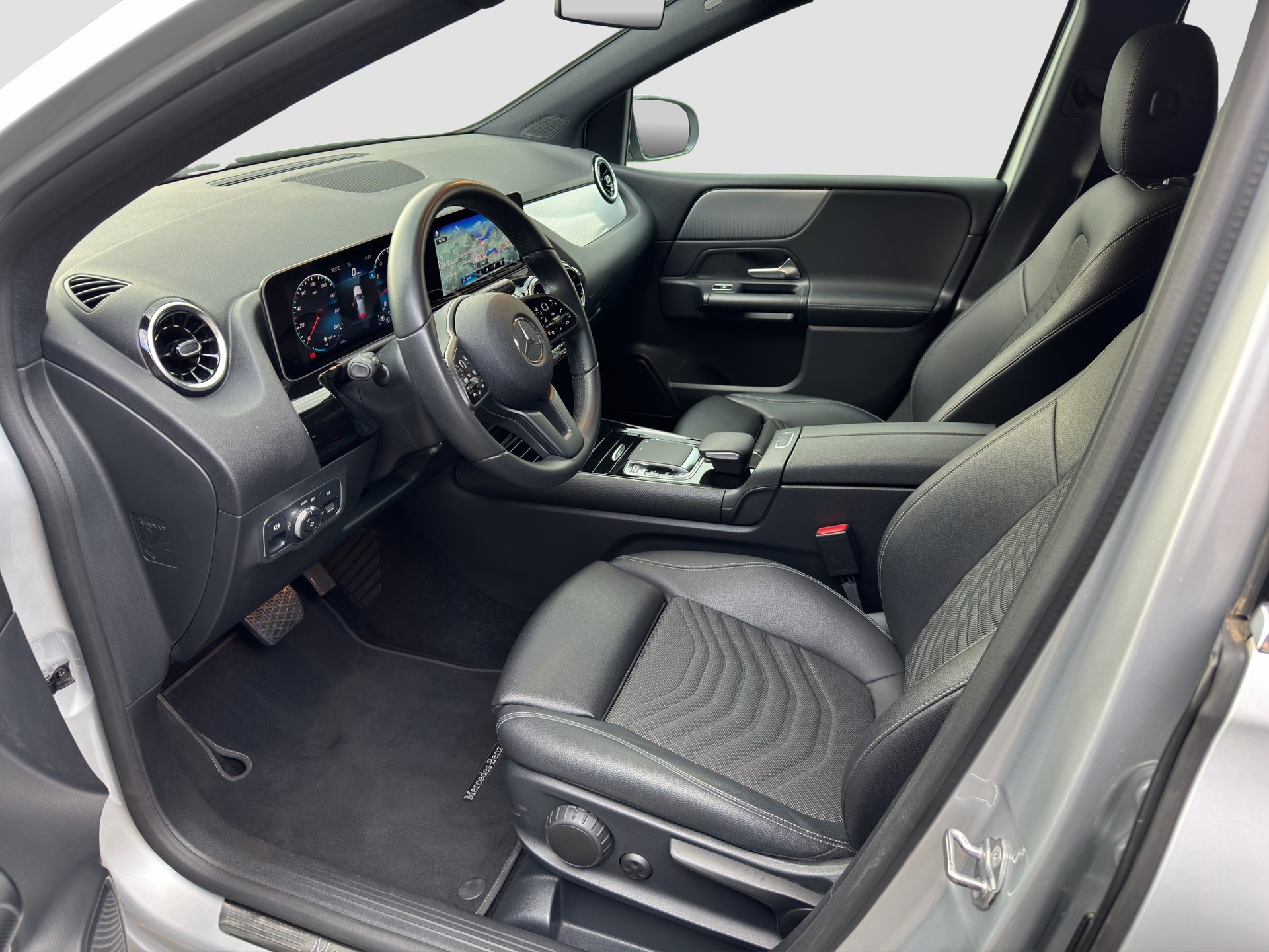 MERCEDES-BENZ B 200 Style 7G-DCT-image-9