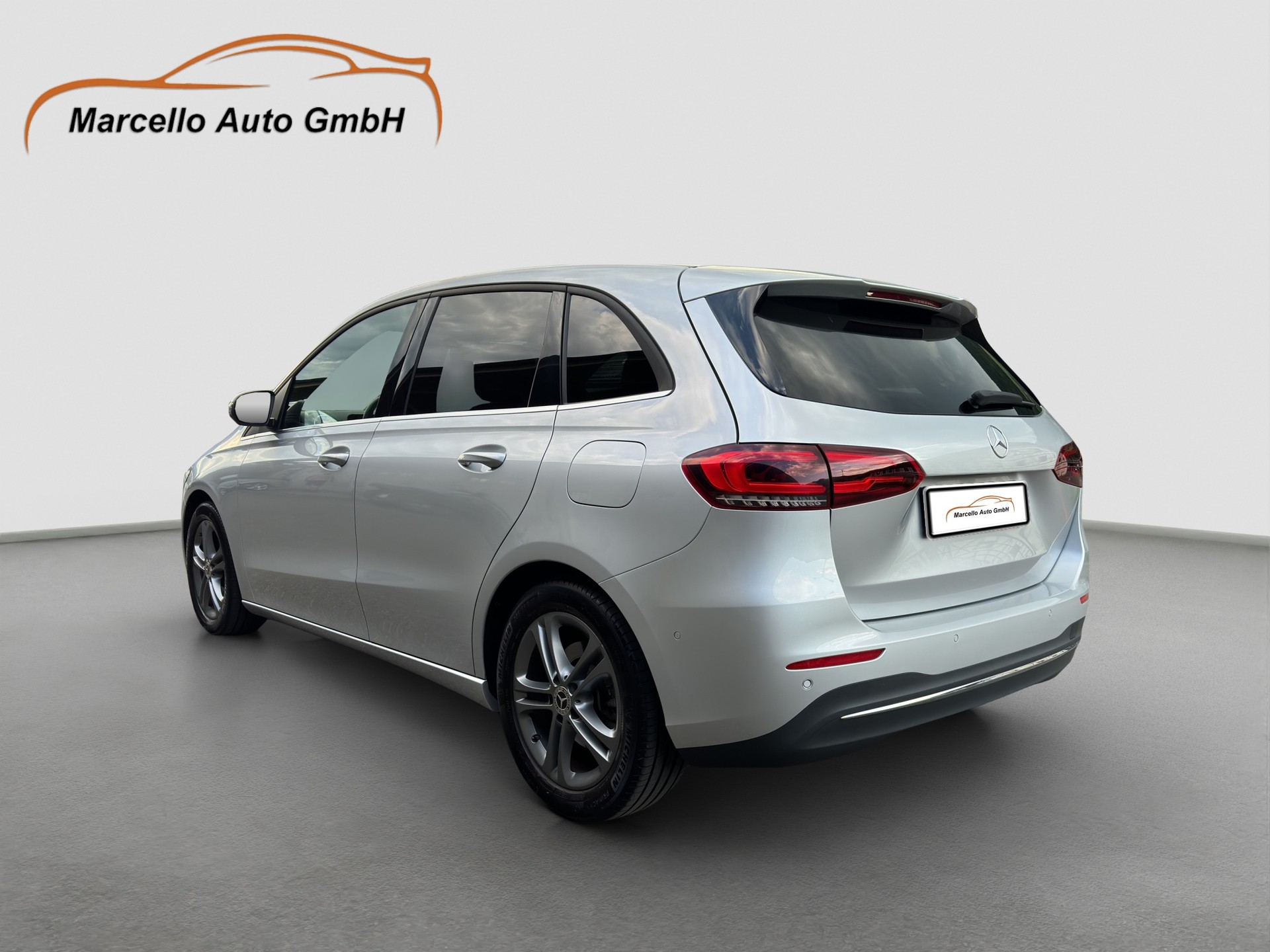 MERCEDES-BENZ B 200 Style 7G-DCT-image-12