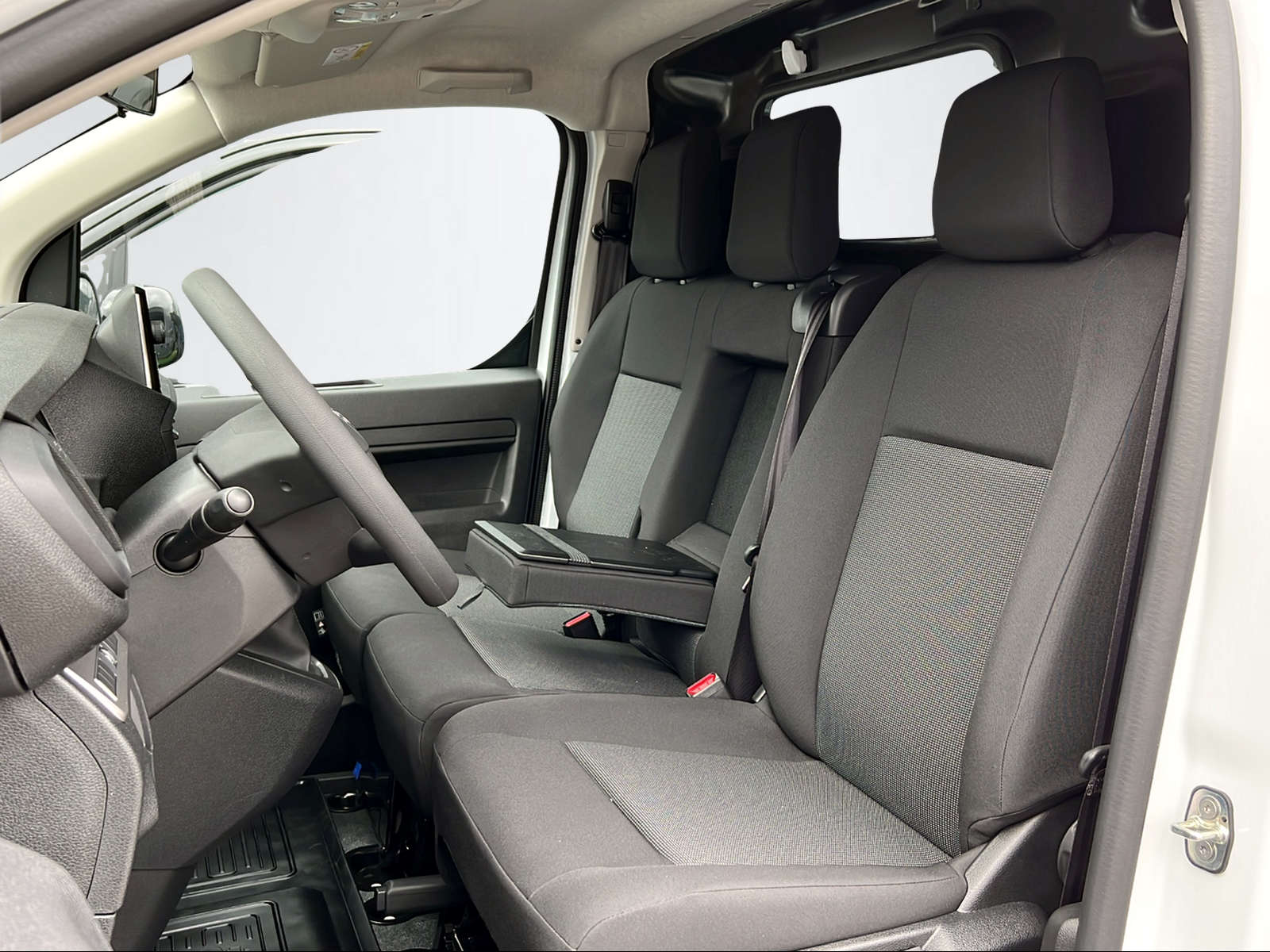 TOYOTA PROACE Van L1 2.0 D Advanced-image-14