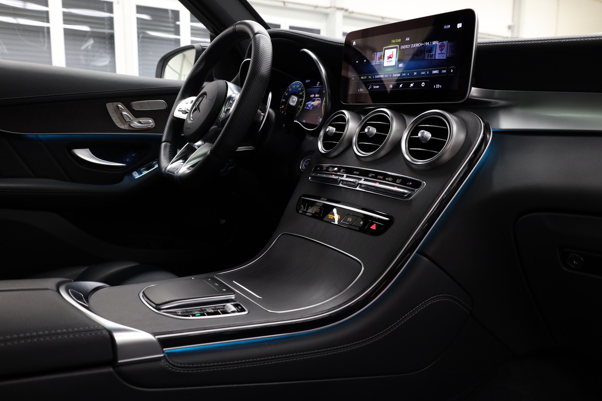 MERCEDES-BENZ GLC 43 AMG 4m-image-17
