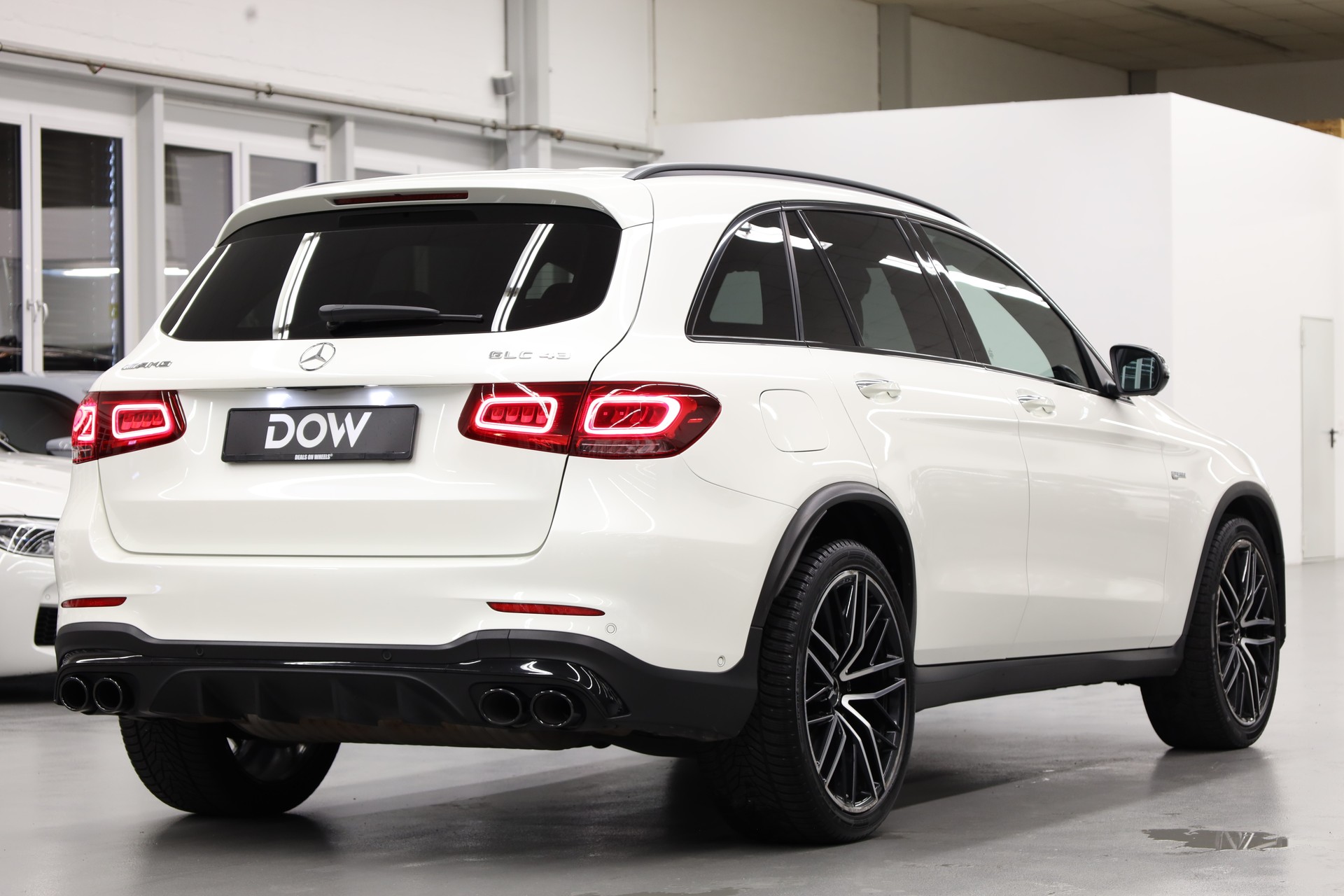 MERCEDES-BENZ GLC 43 AMG 4m-image-3
