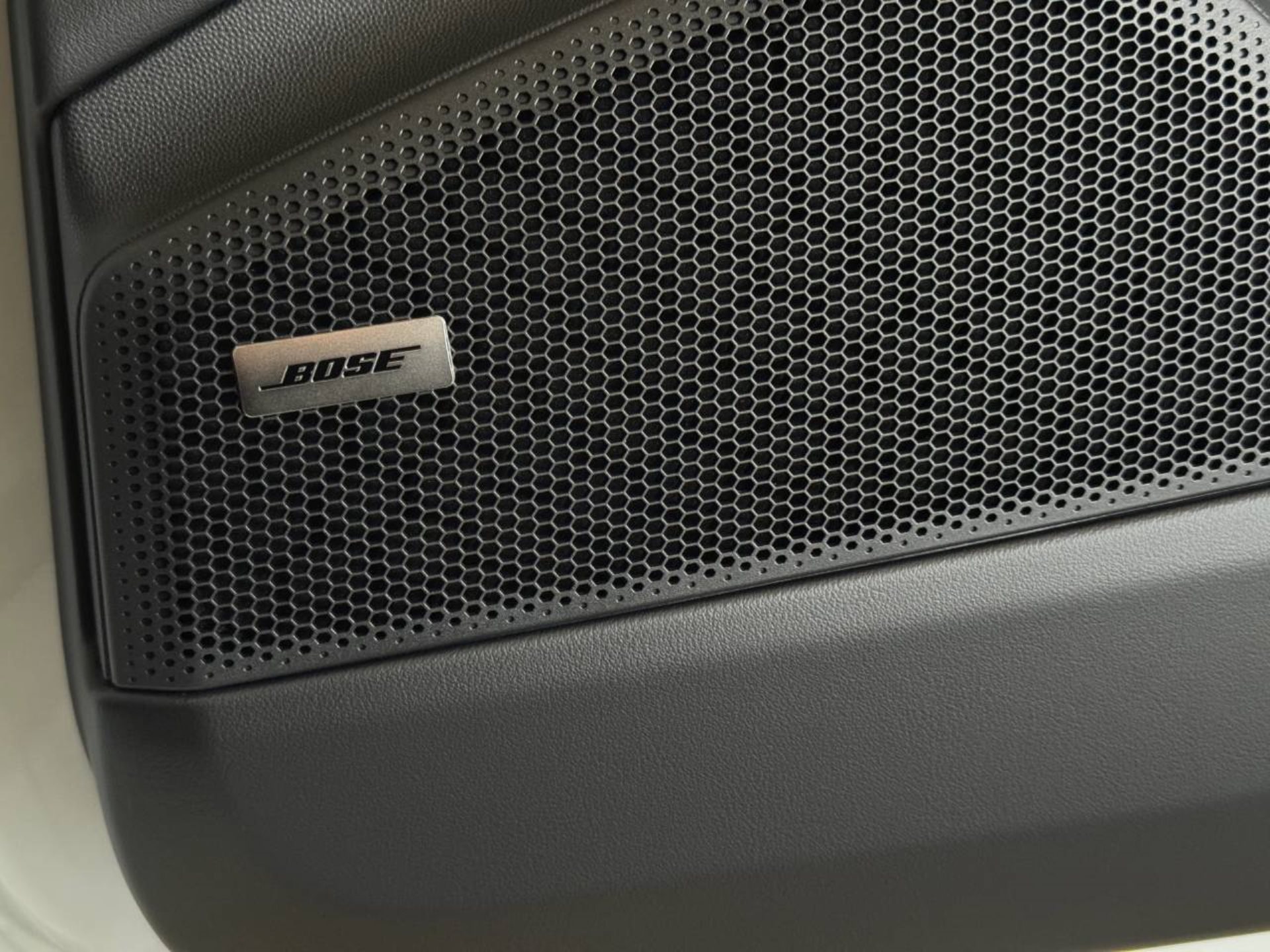 PORSCHE Macan 4S-image-24