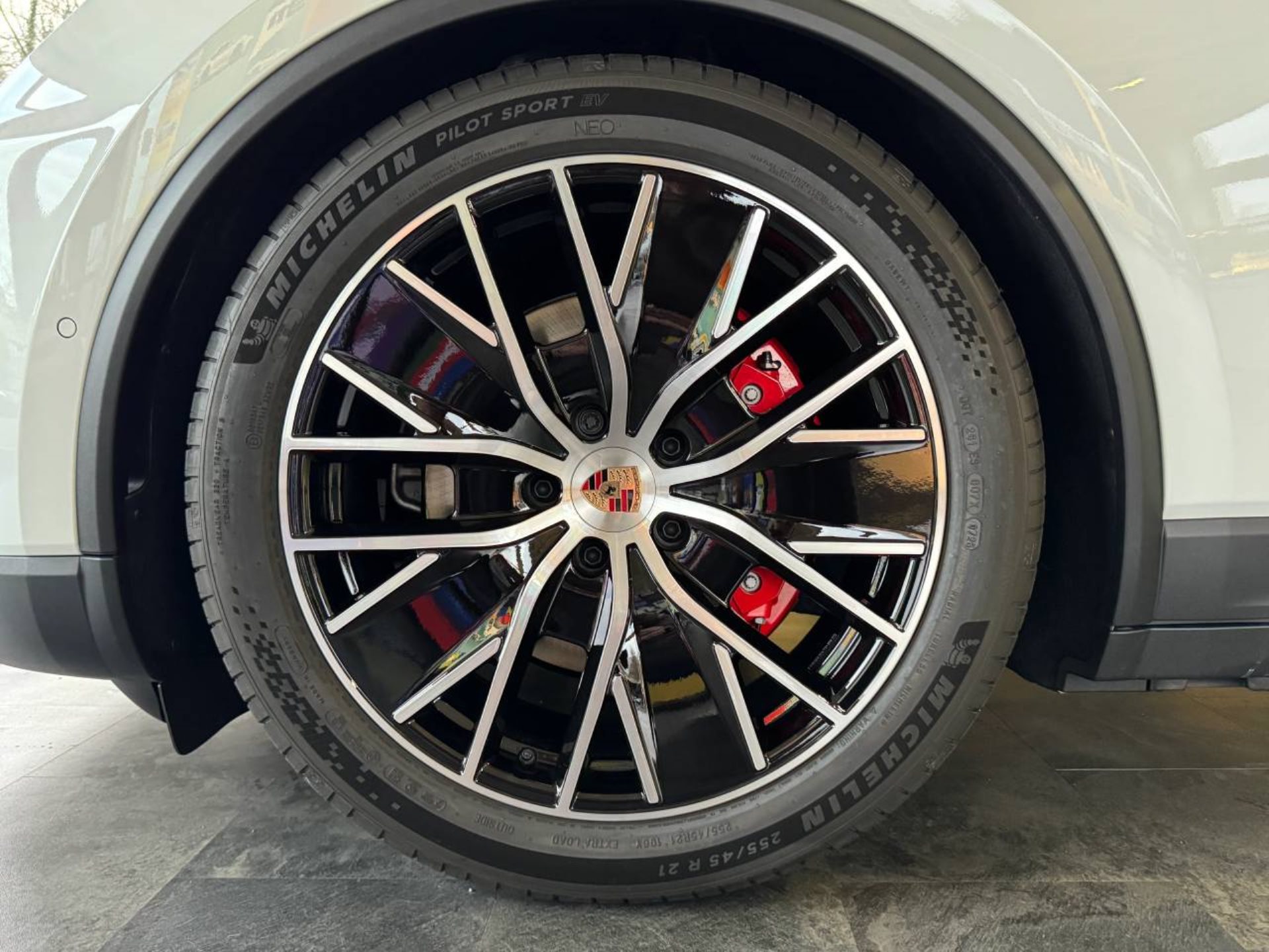 PORSCHE Macan 4S-image-10
