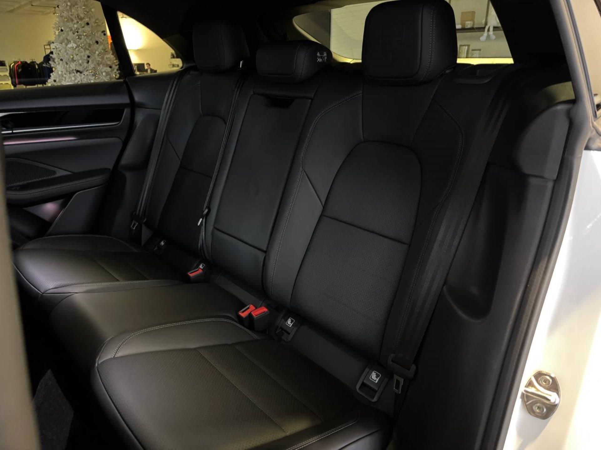 PORSCHE Macan 4S-image-26
