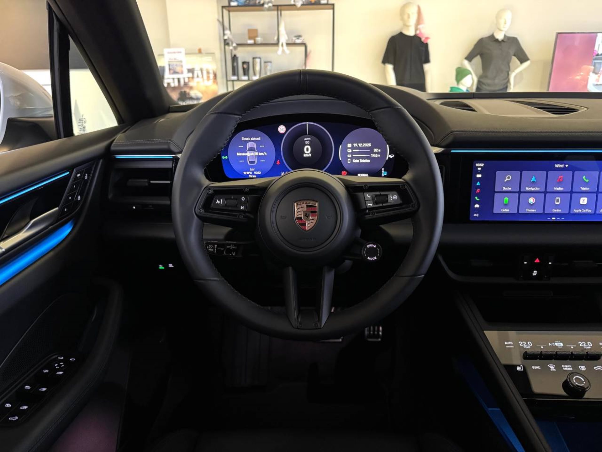 PORSCHE Macan 4S-image-14