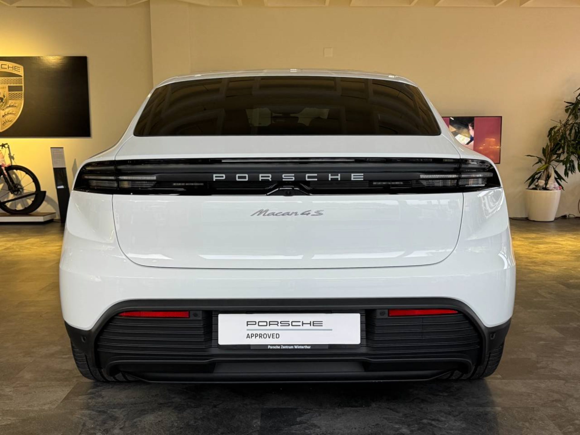 PORSCHE Macan 4S-image-6