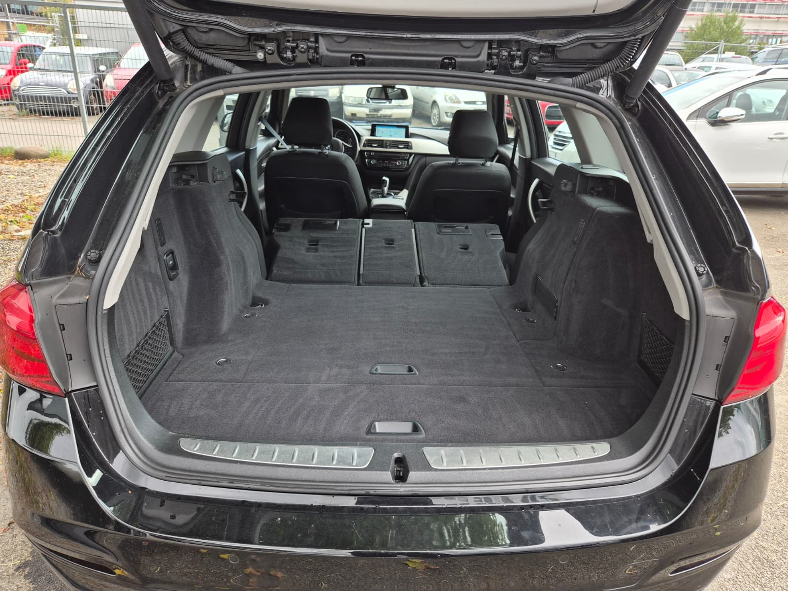 BMW 318i Touring Business Steptronic-image-14
