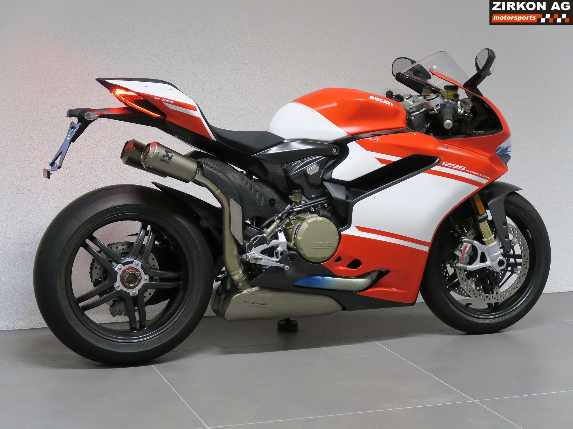 DUCATI Panigale 1299 Superleggera | signed by Jorge Lorenzo-showroom-element-3