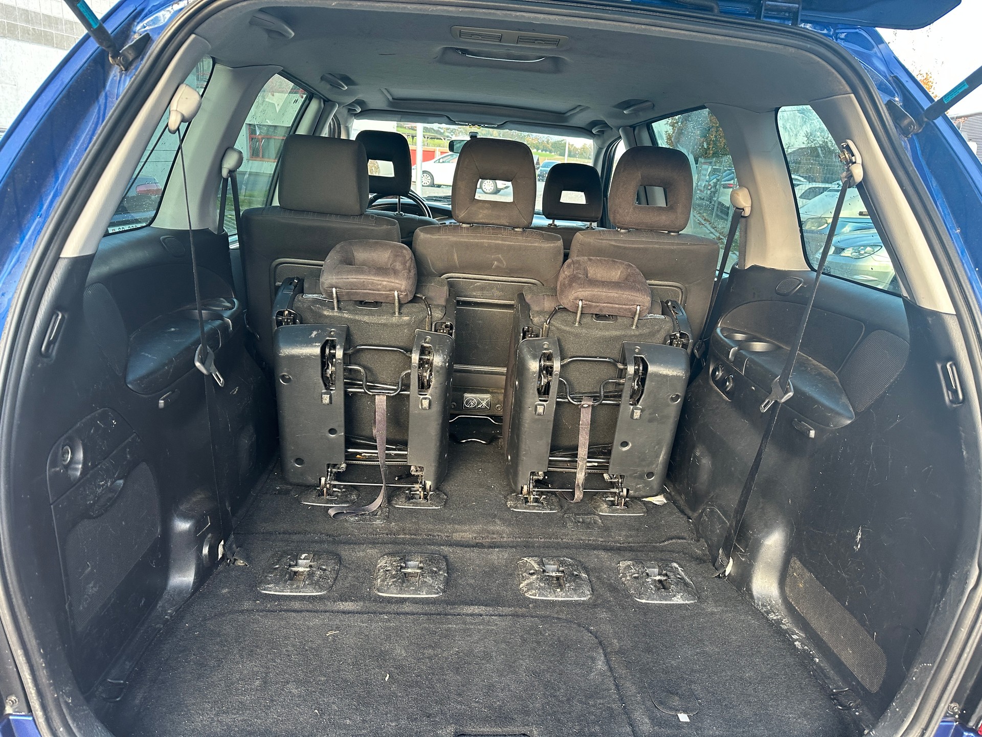 MAZDA MPV 2.3 16V (Confort)-image-8