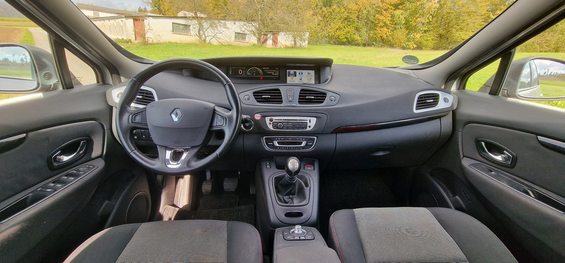 RENAULT Scénic 1.2 16V Turbo Dynamique-image-13