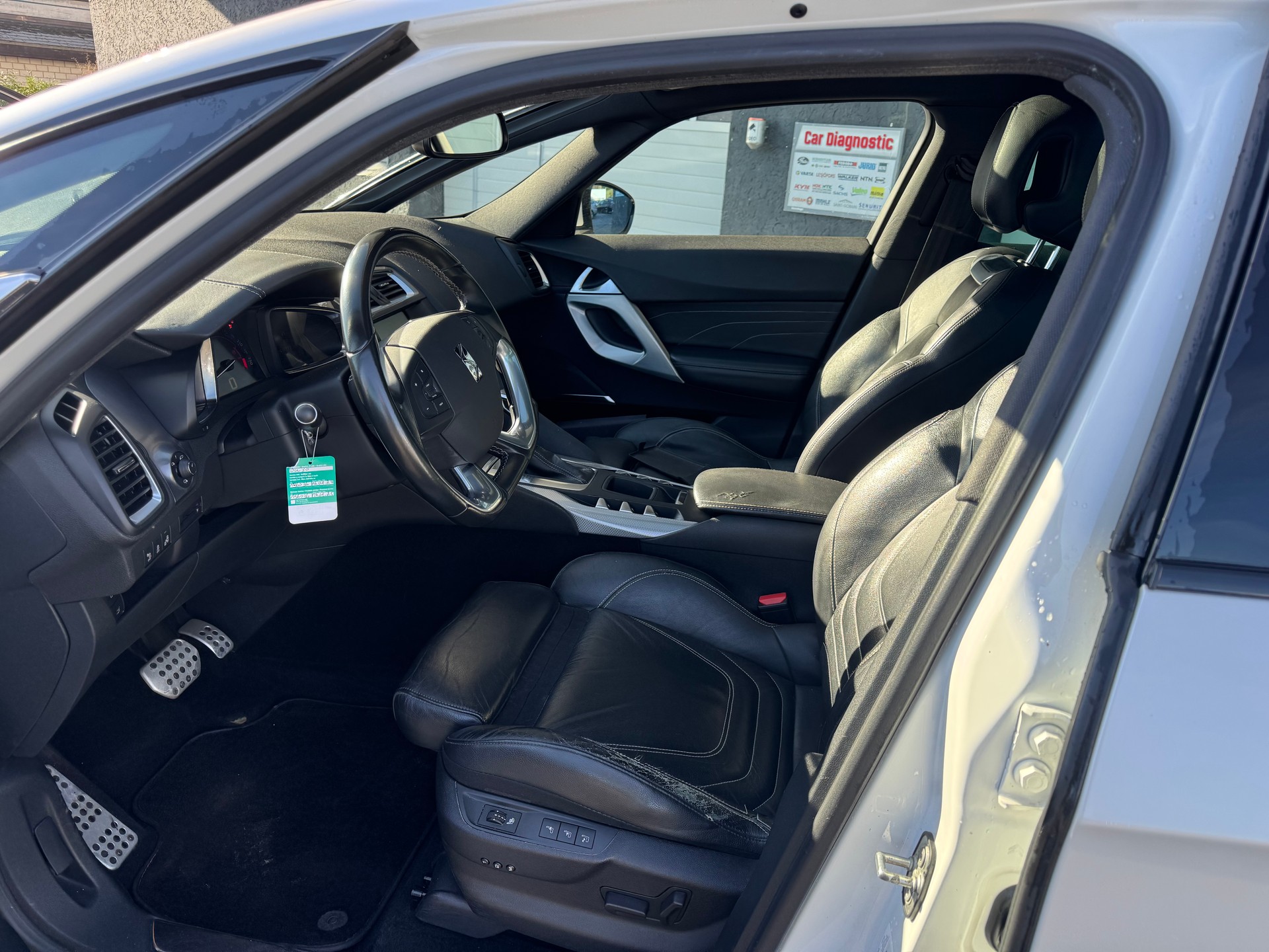 DS AUTOMOBILES DS5 2.0 e-HDi Sport Chic Automatic-image-9