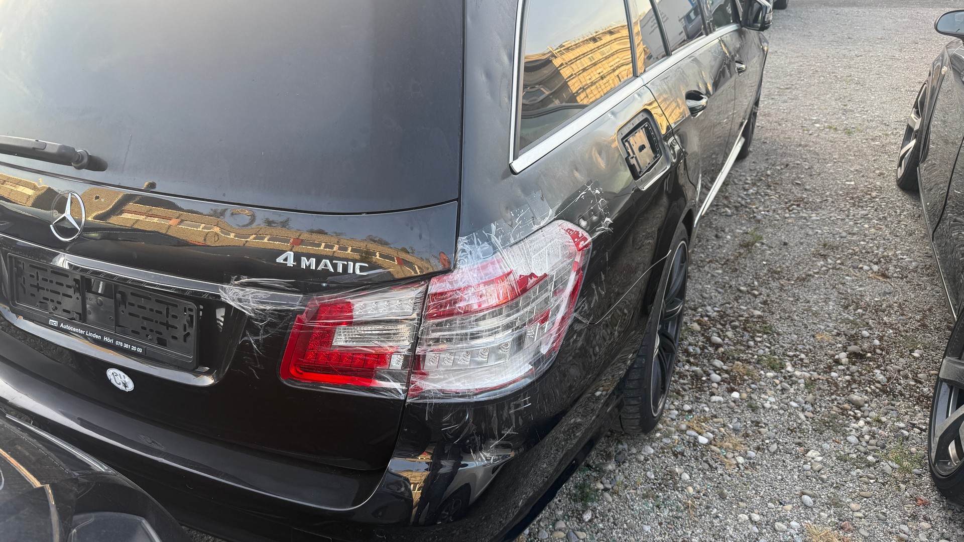 MERCEDES-BENZ E 250 CDI BlueEff. Avantgarde 4Matic HAGELSCHADEN 7G-Tronic, AMG- Line, AHK 2100kg, Pan.dach., Leder, NAVI, BT, Tel u.v.m-image-2