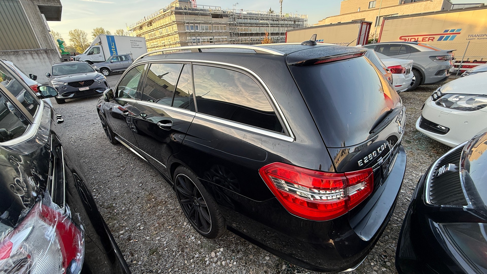 MERCEDES-BENZ E 250 CDI BlueEff. Avantgarde 4Matic HAGELSCHADEN 7G-Tronic, AMG- Line, AHK 2100kg, Pan.dach., Leder, NAVI, BT, Tel u.v.m-image-3