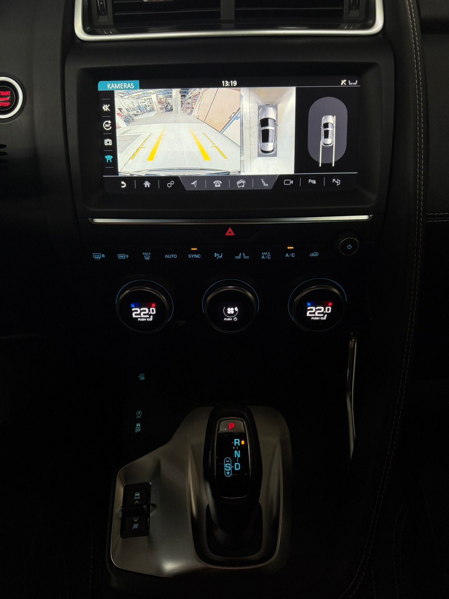 JAGUAR E-Pace 2.0d D180 R-Dynamic S AWD Automatik-image-10