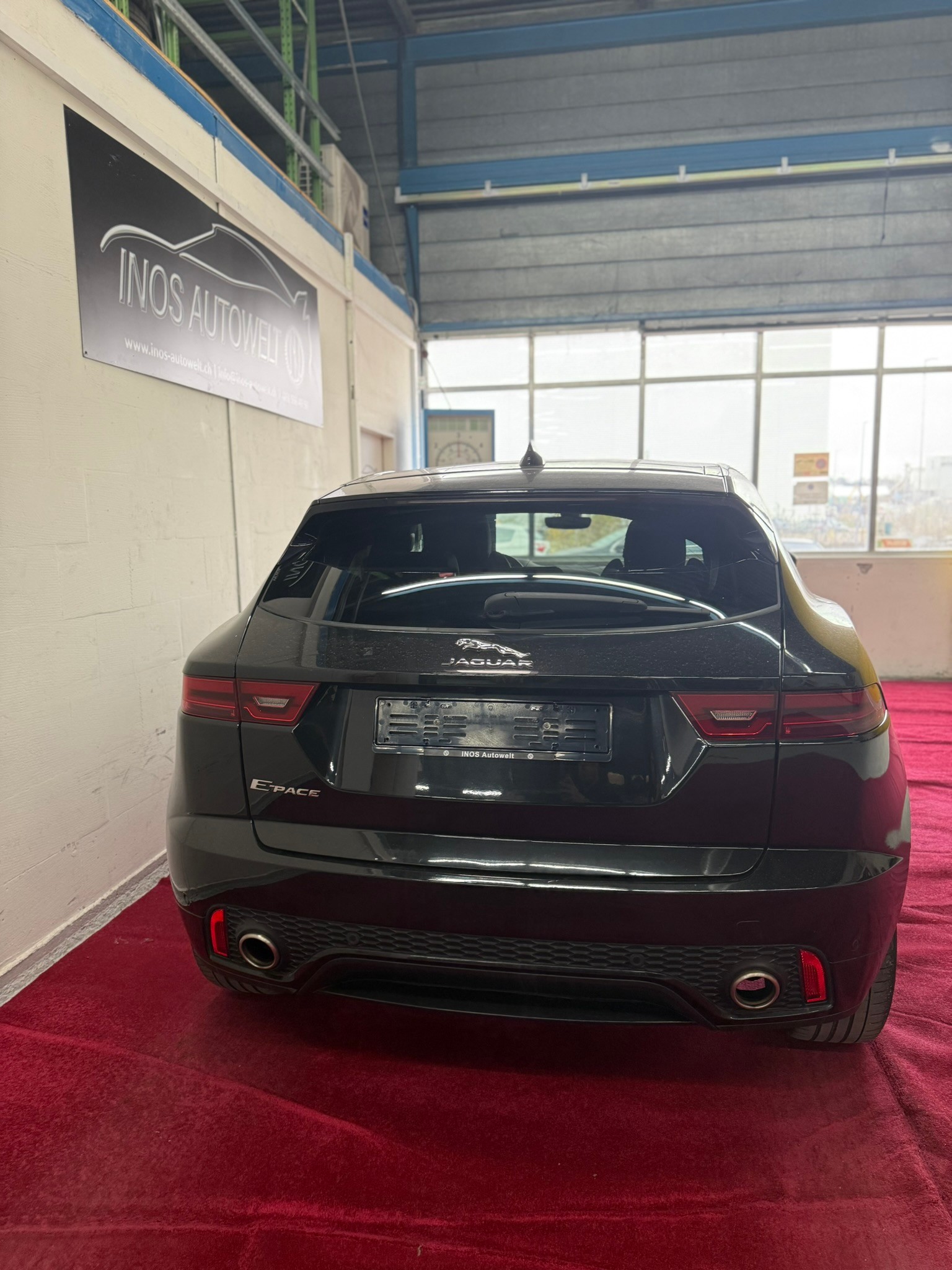JAGUAR E-Pace 2.0d D180 R-Dynamic S AWD Automatik-image-5