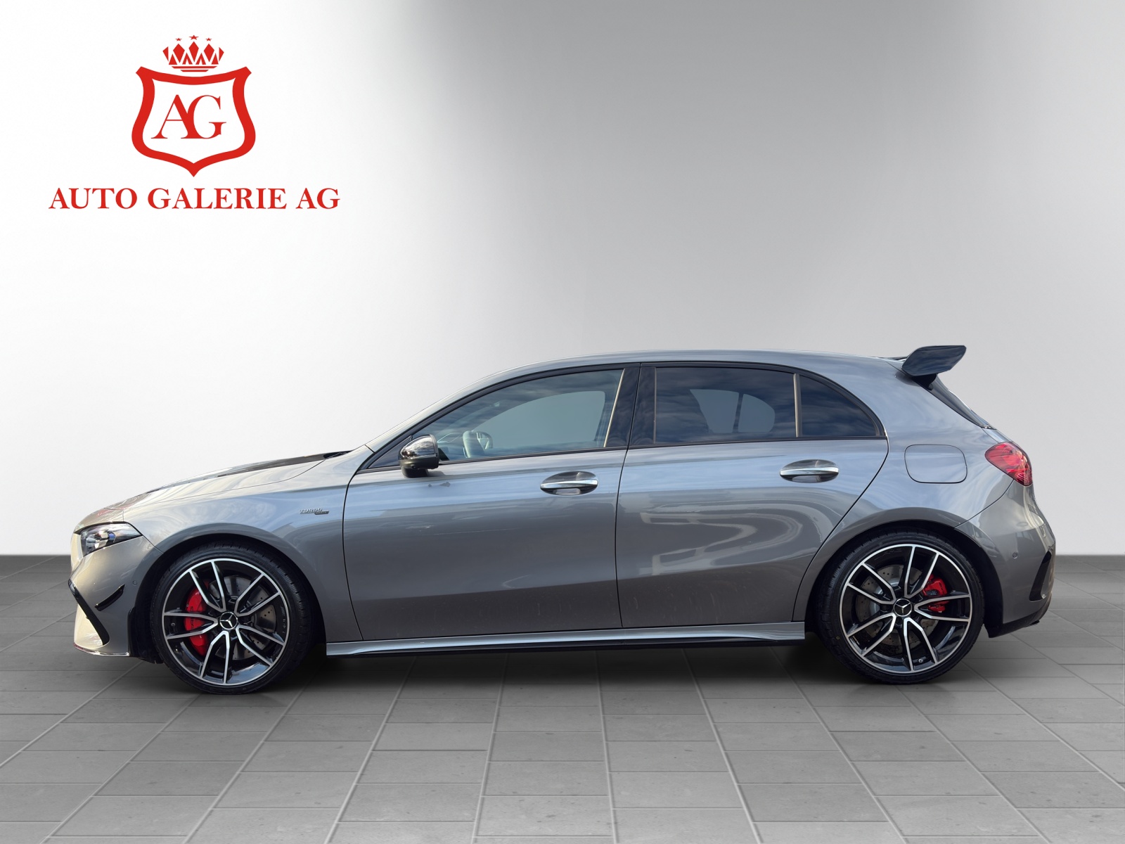 MERCEDES-BENZ A AMG 35 4Matic 8G-DCT-showroom-element-1