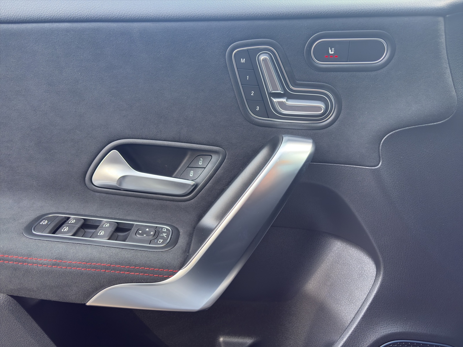 MERCEDES-BENZ A AMG 35 4Matic 8G-DCT-image-16