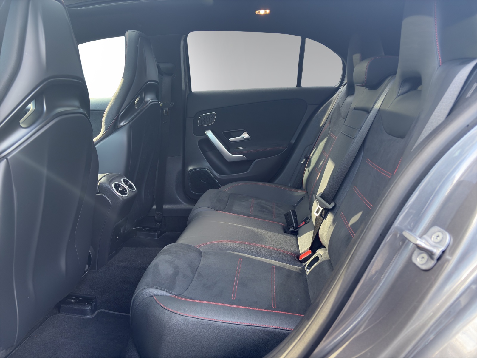 MERCEDES-BENZ A AMG 35 4Matic 8G-DCT-image-9