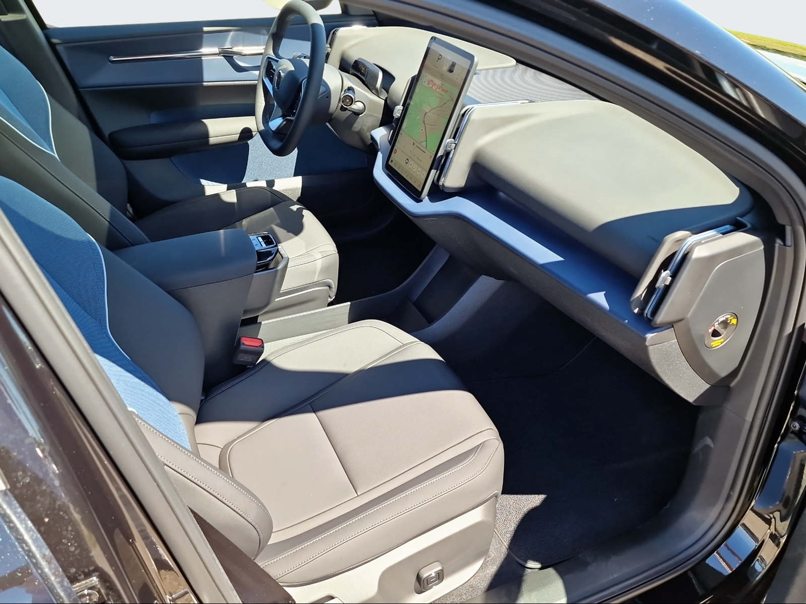 VOLVO EX 30 E60 Ultra-image-14