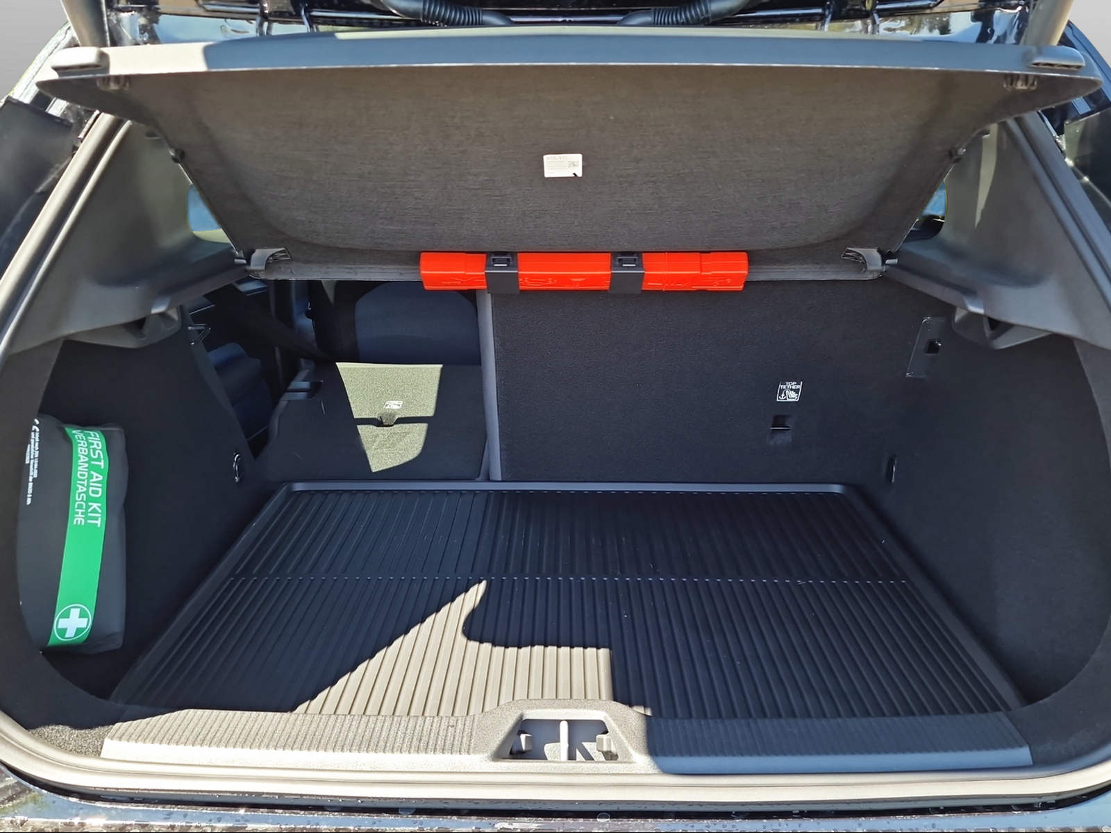 VOLVO EX 30 E60 Ultra-image-15