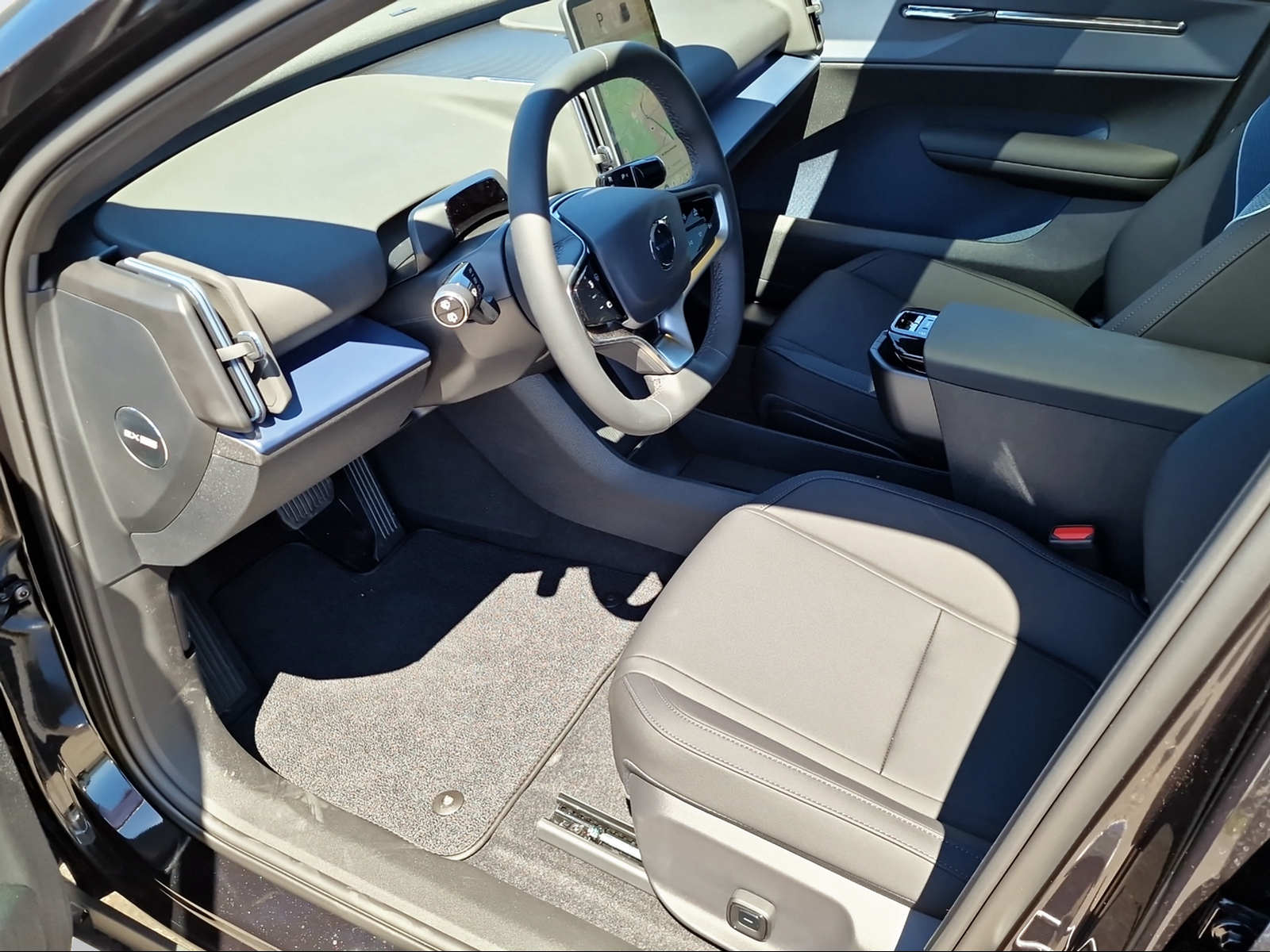 VOLVO EX 30 E60 Ultra-image-9