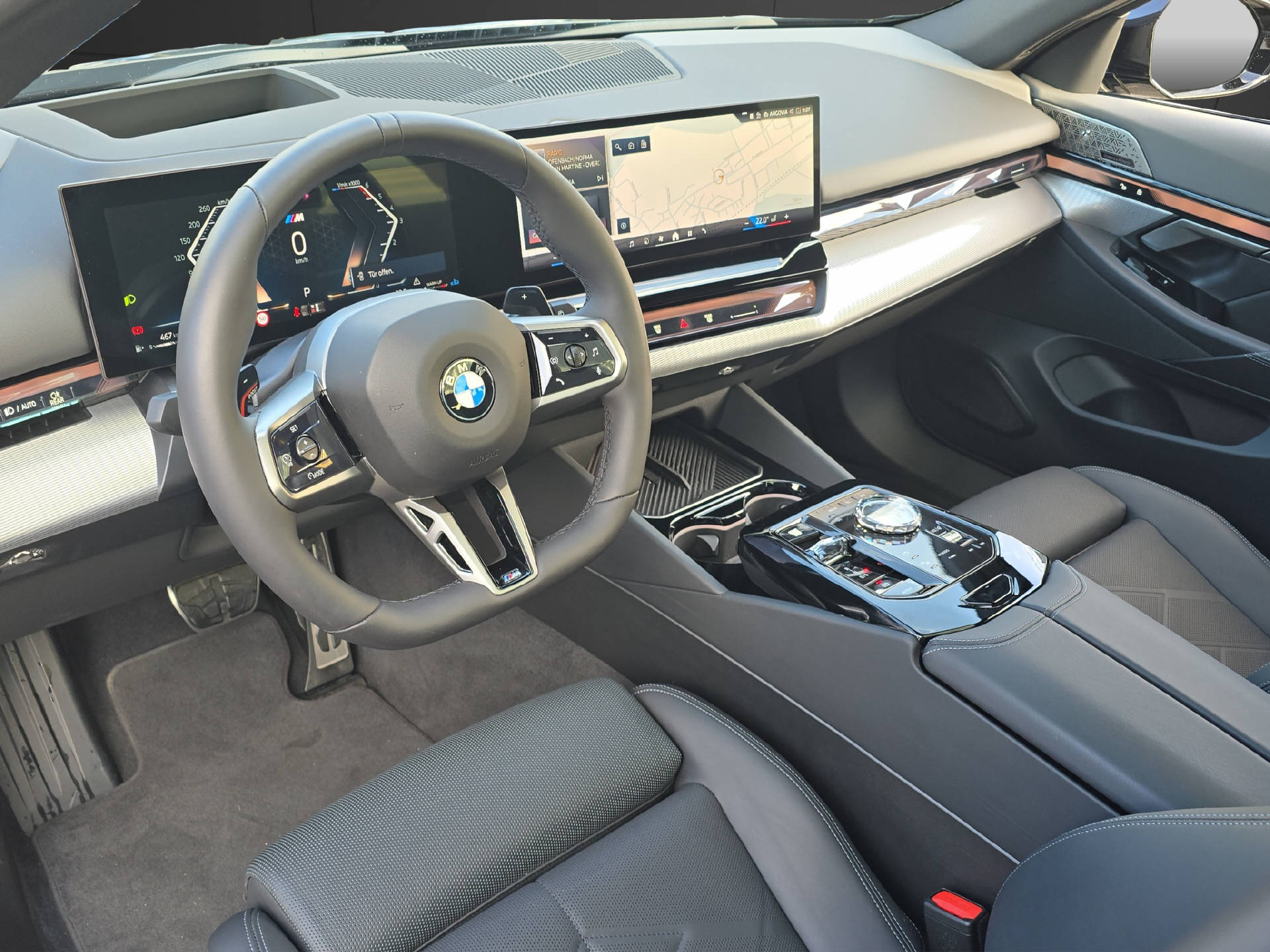 BMW 520d xDrive Touring M Sport PRO ** VOLLAUSSTATTUNG // 5 Jahre GARANTIE // 2'000 kg Anhängelast **-image-7
