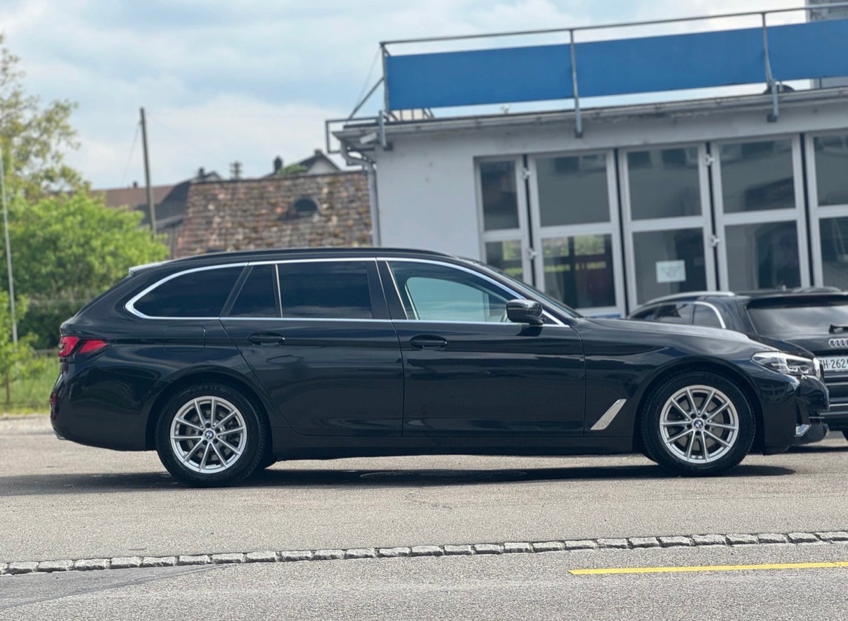 BMW 520d xDrive 48V Touring Pure M Sport Edition-image-7