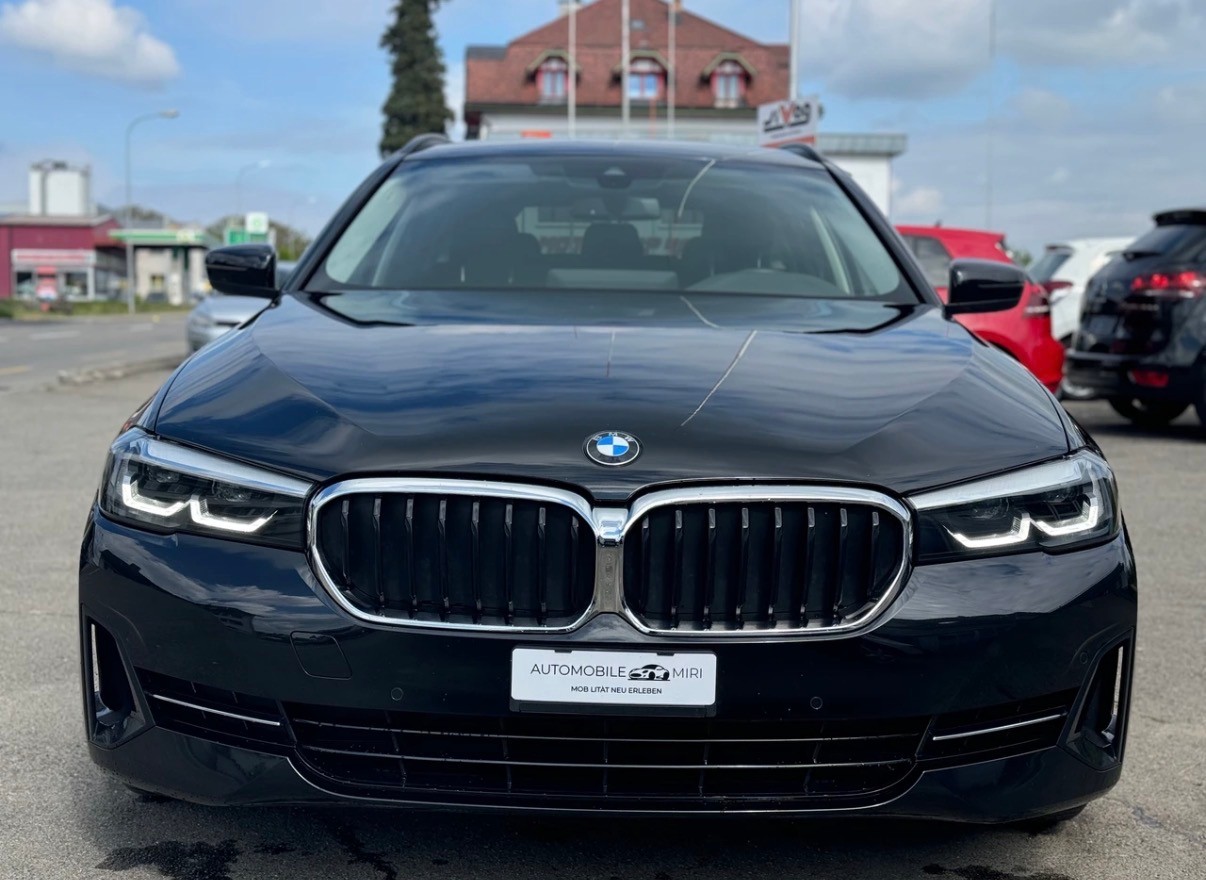 BMW 520d xDrive 48V Touring Pure M Sport Edition-image-1
