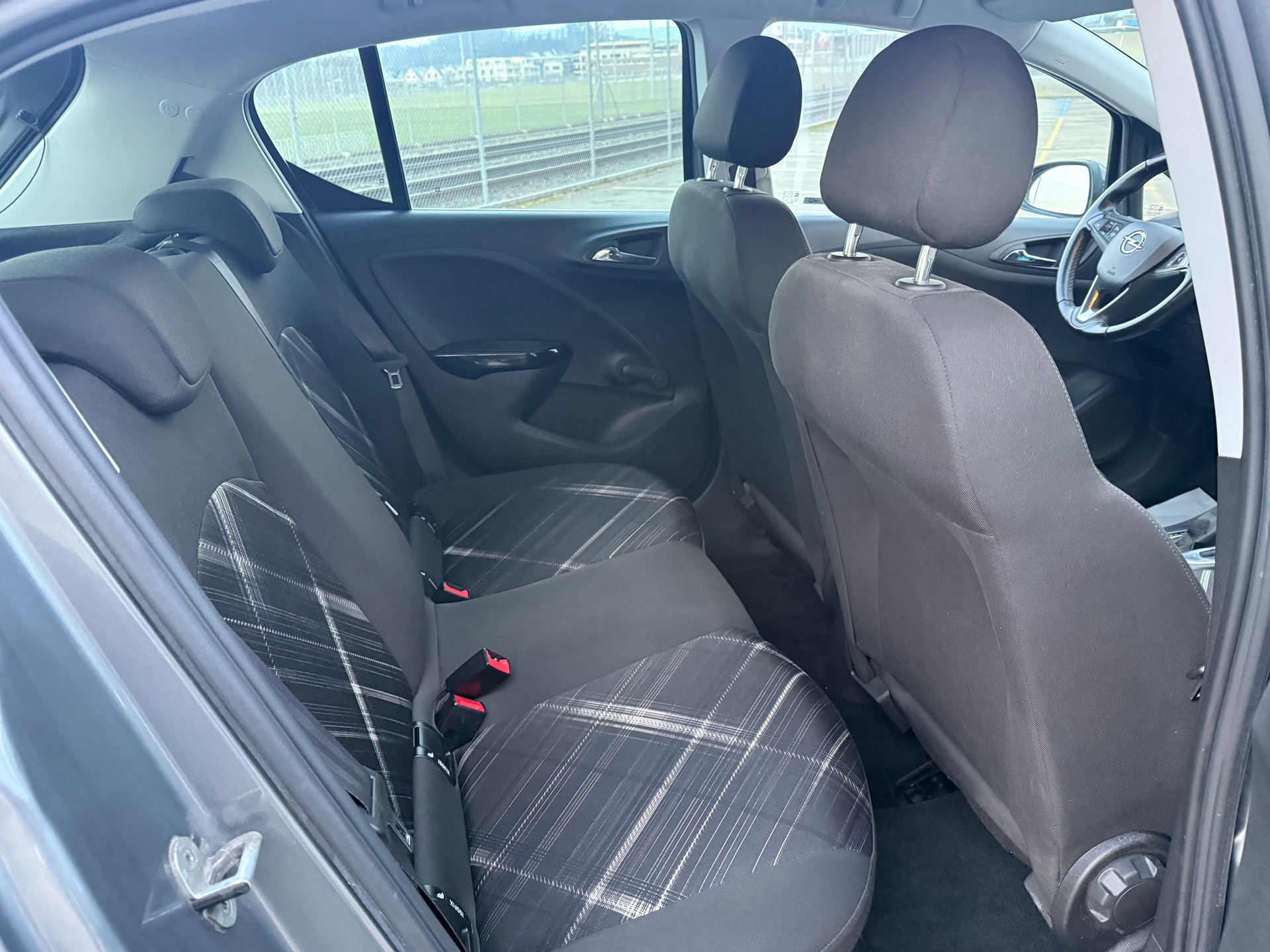 OPEL Corsa 1.4 TP Black Edition Automatic-image-6