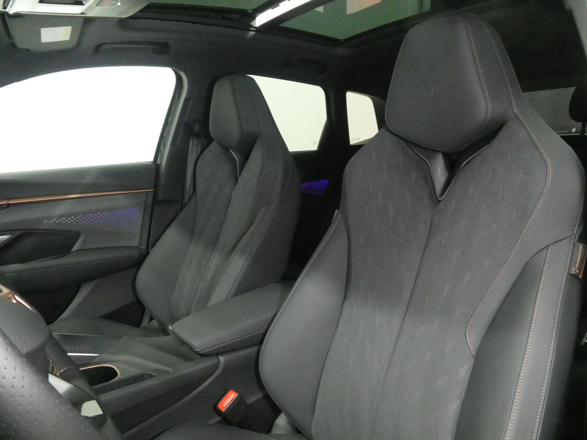 CUPRA Terramar 2.0 TSI DSG 4Drive VZ - Panorama - Navi - Head-Up - Sennheiser - AHK - 265 PS-image-9