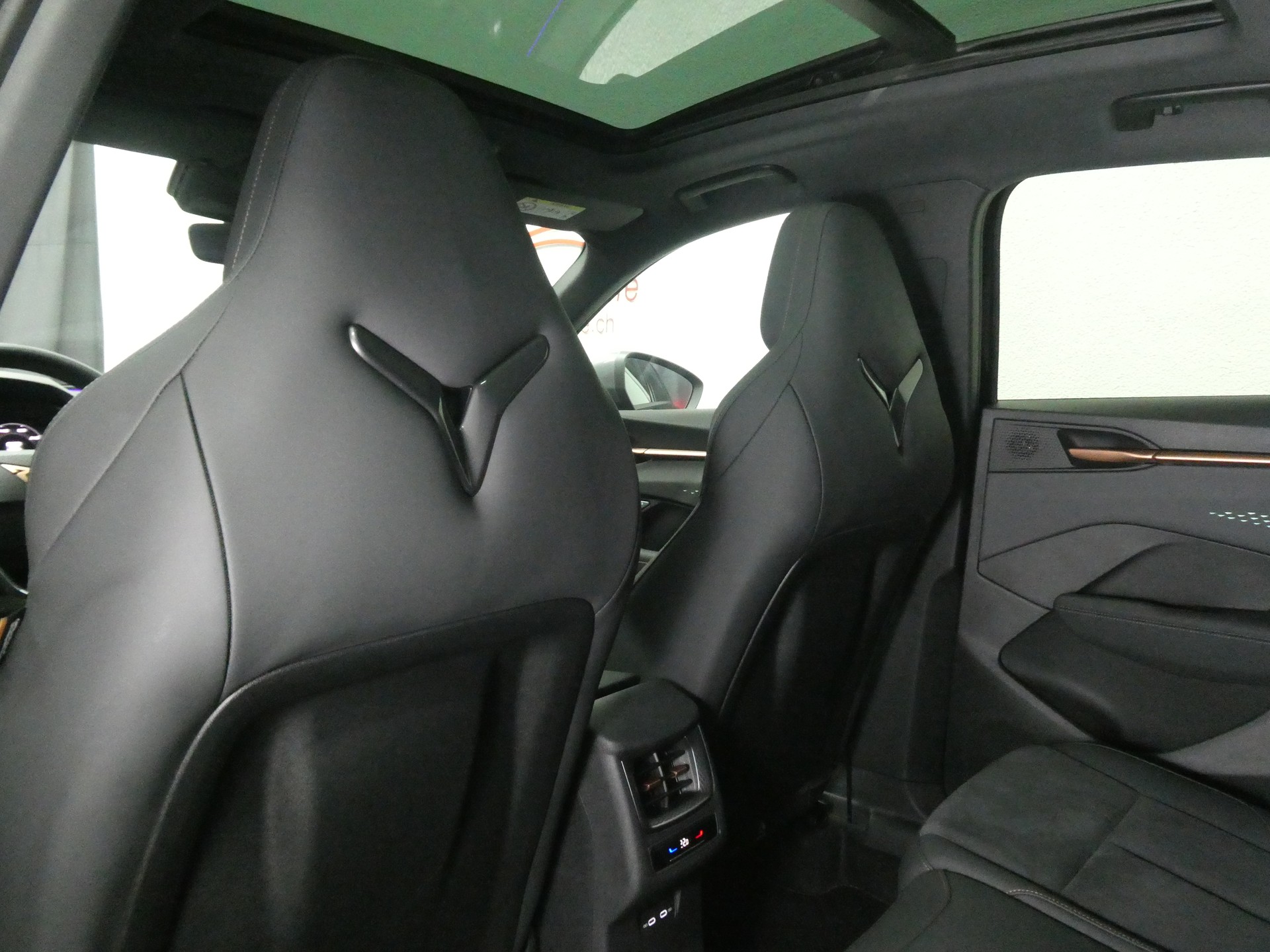 CUPRA Terramar 2.0 TSI DSG 4Drive VZ - Panorama - Navi - Head-Up - Sennheiser - AHK - 265 PS-image-10