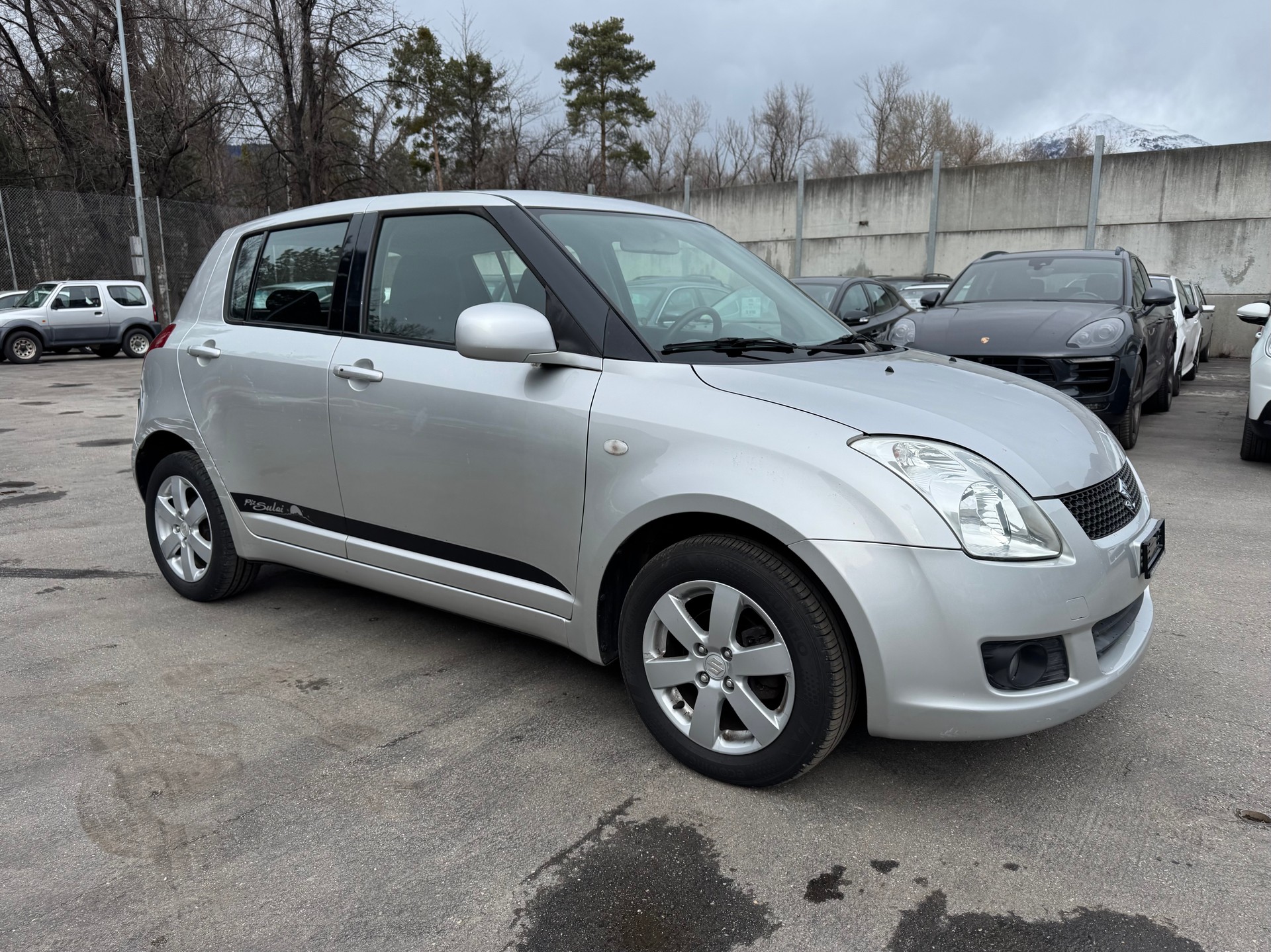 SUZUKI Swift 1.3i 16V GL Top Piz Sulai LE 4x4-image-1