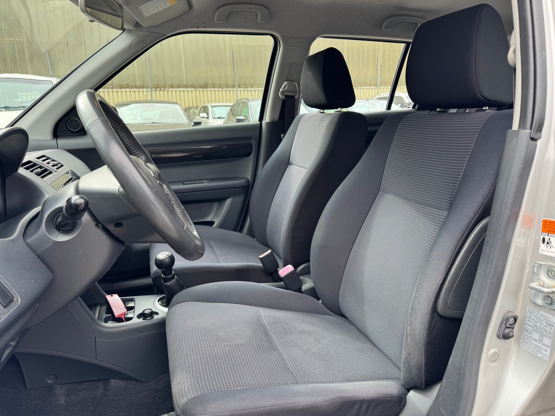 SUZUKI Swift 1.3i 16V GL Top Piz Sulai LE 4x4-image-9
