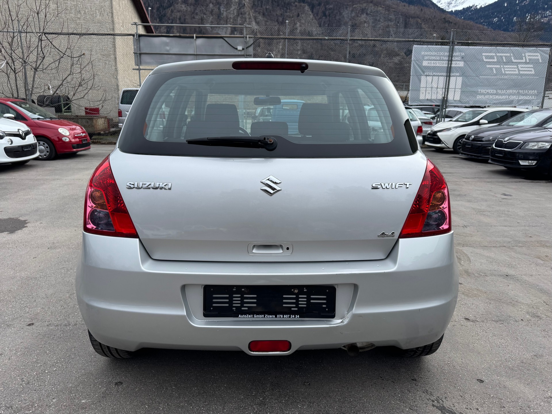 SUZUKI Swift 1.3i 16V GL Top Piz Sulai LE 4x4-image-4