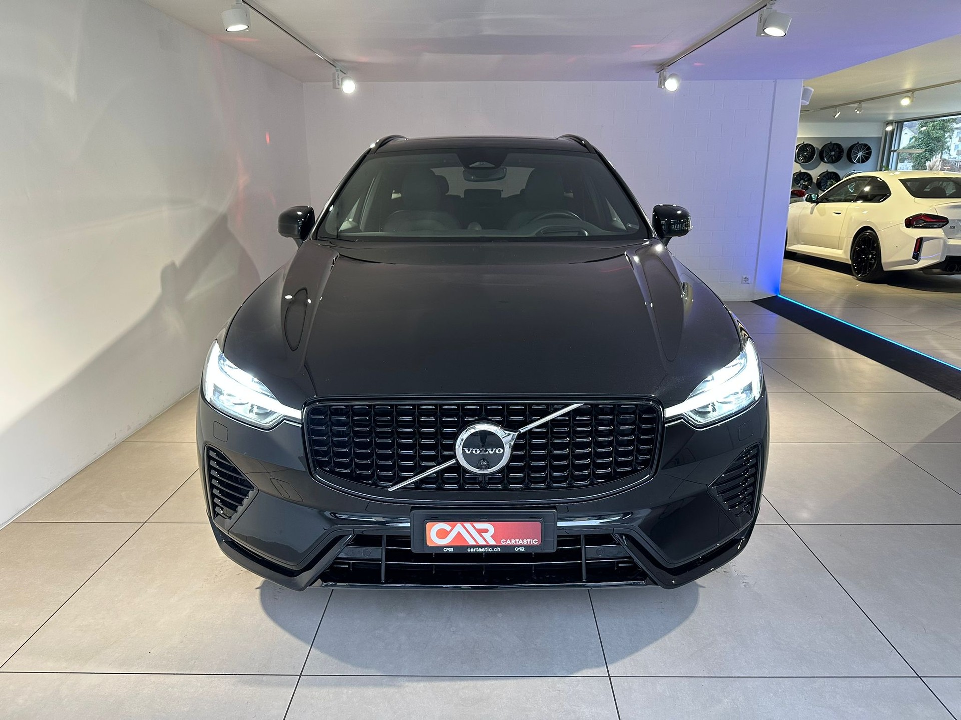 VOLVO XC60 T8 eAWD Ultimate Dark-image-1