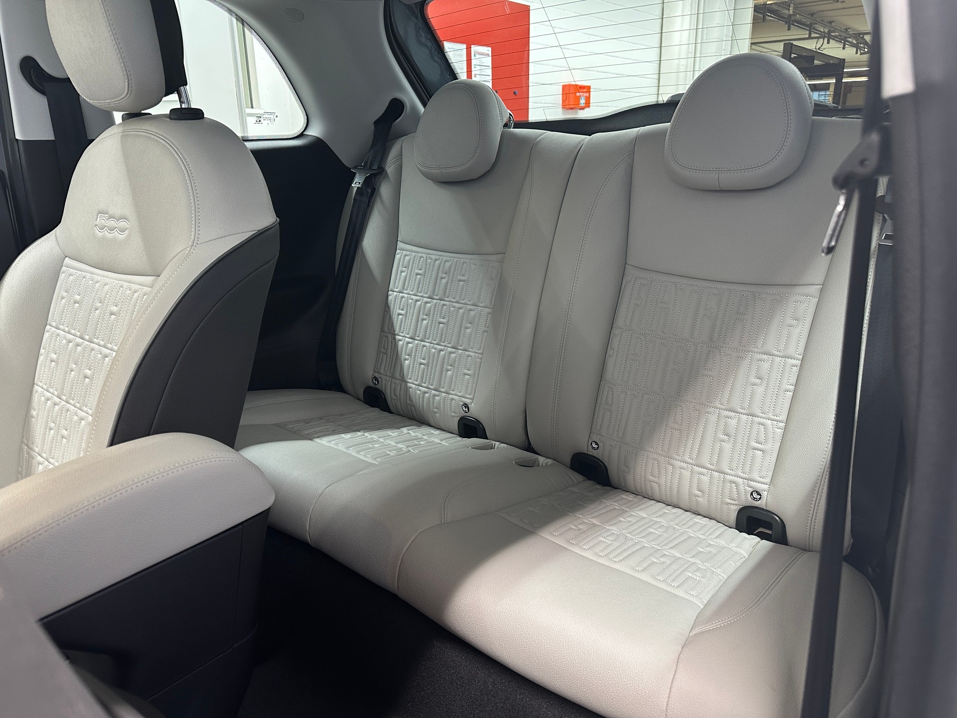 FIAT 500 electric 87 kW La Prima-image-8