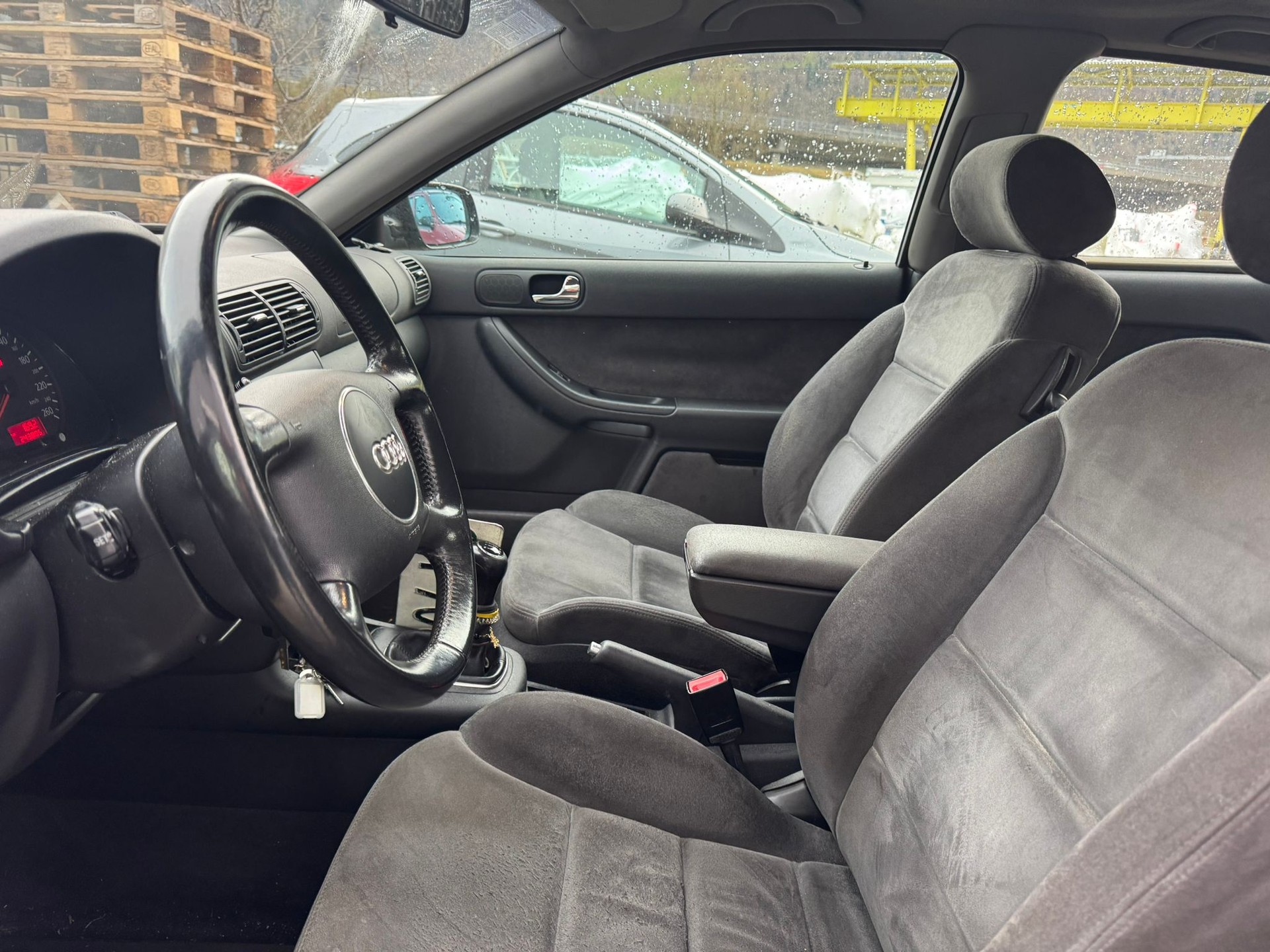 AUDI A3 1.8 T Attraction-image-2