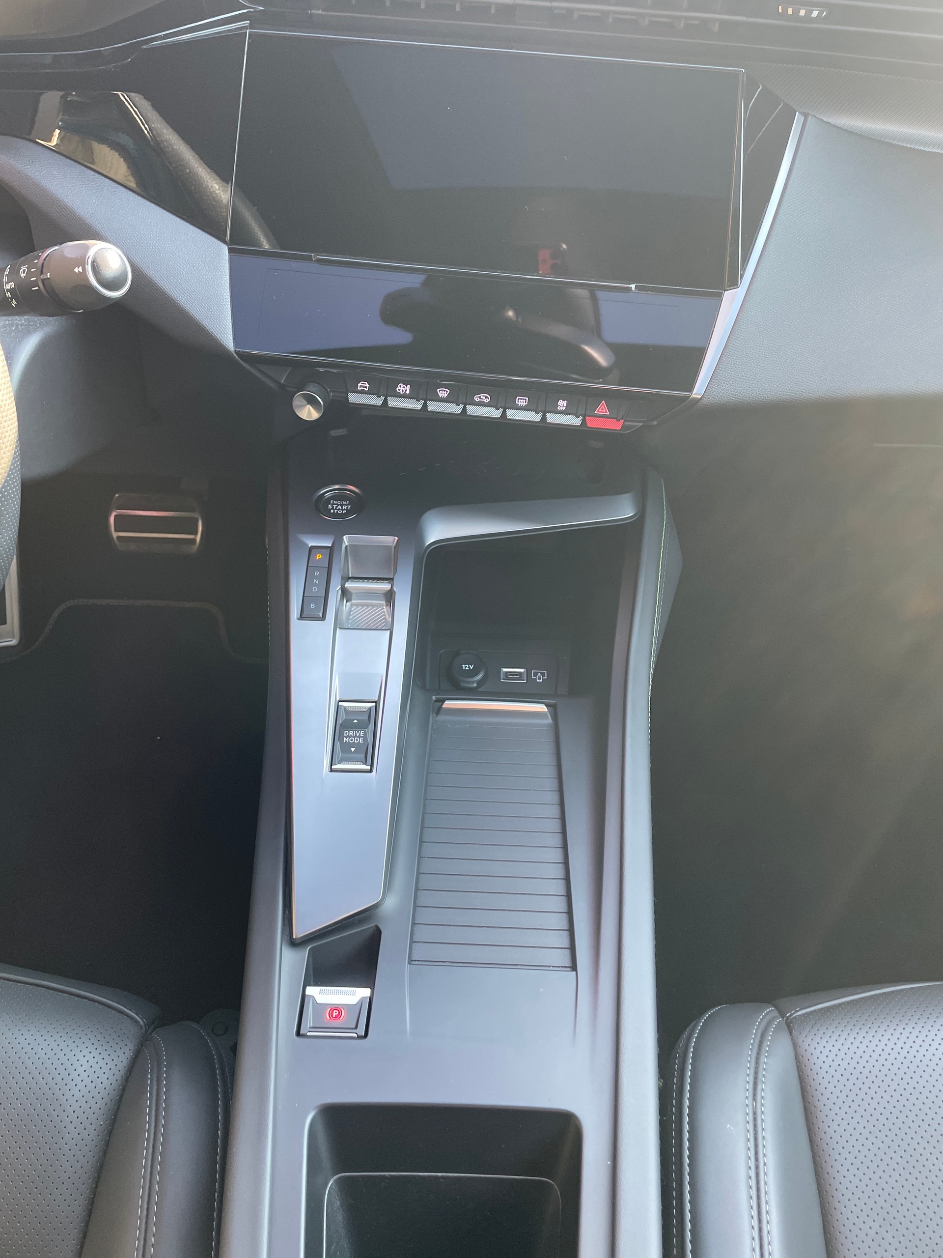 PEUGEOT 408 1.6 PHEV 225 GT-image-10
