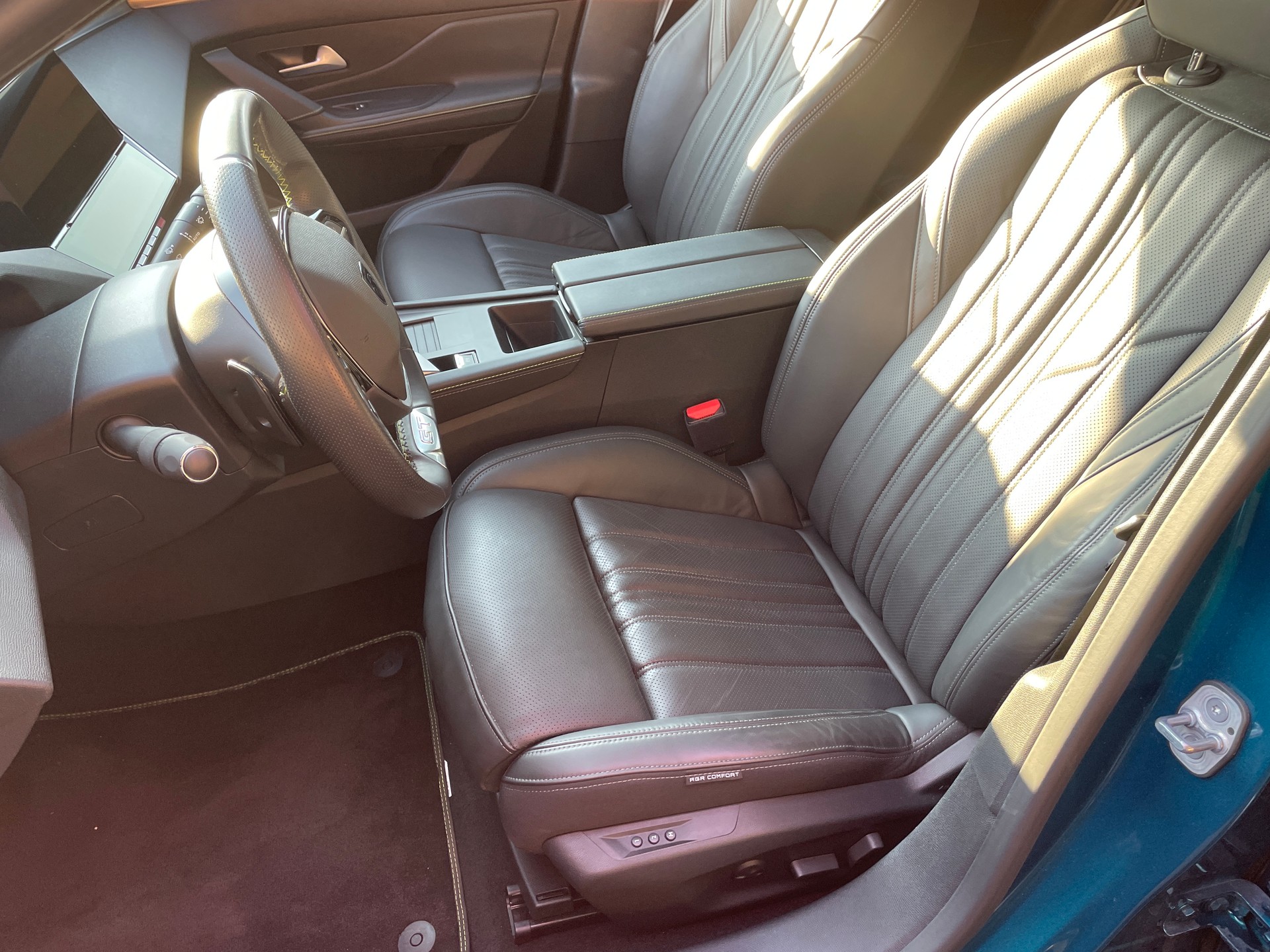 PEUGEOT 408 1.6 PHEV 225 GT-image-16