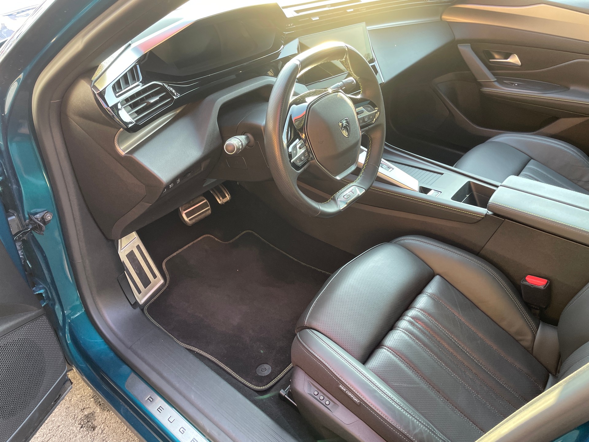 PEUGEOT 408 1.6 PHEV 225 GT-image-15